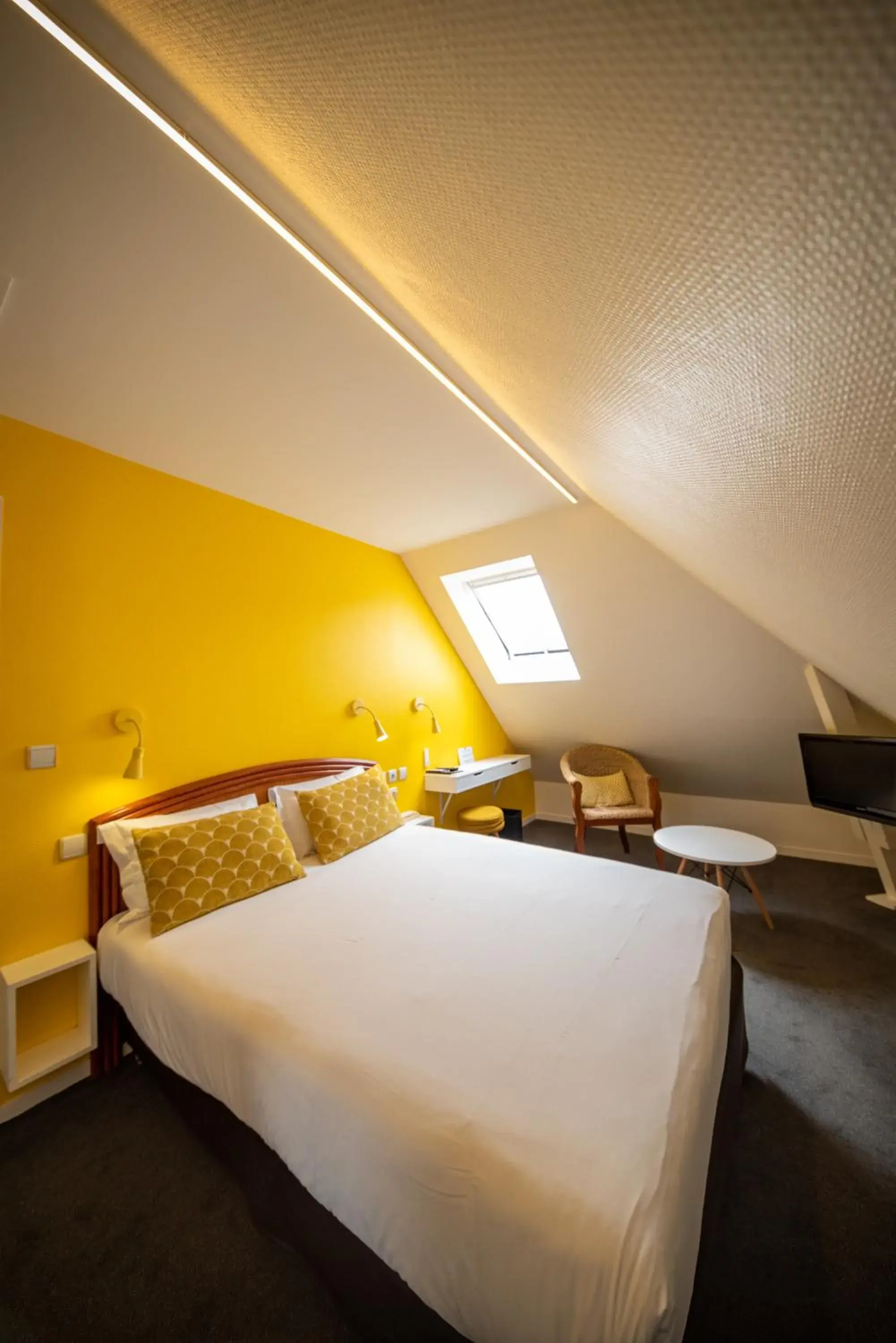 Bed in Hôtel de Caen Bed in Hôtel de Caen