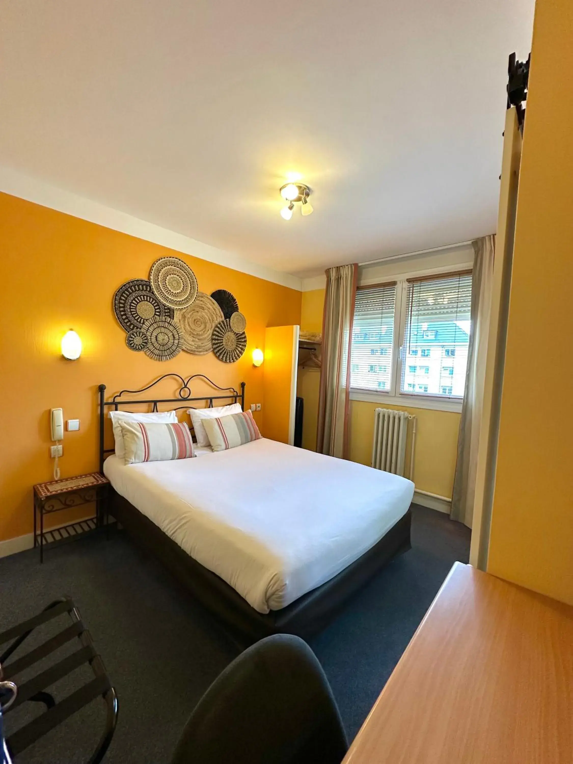 Bed in Hôtel de Caen Bed in Hôtel de Caen