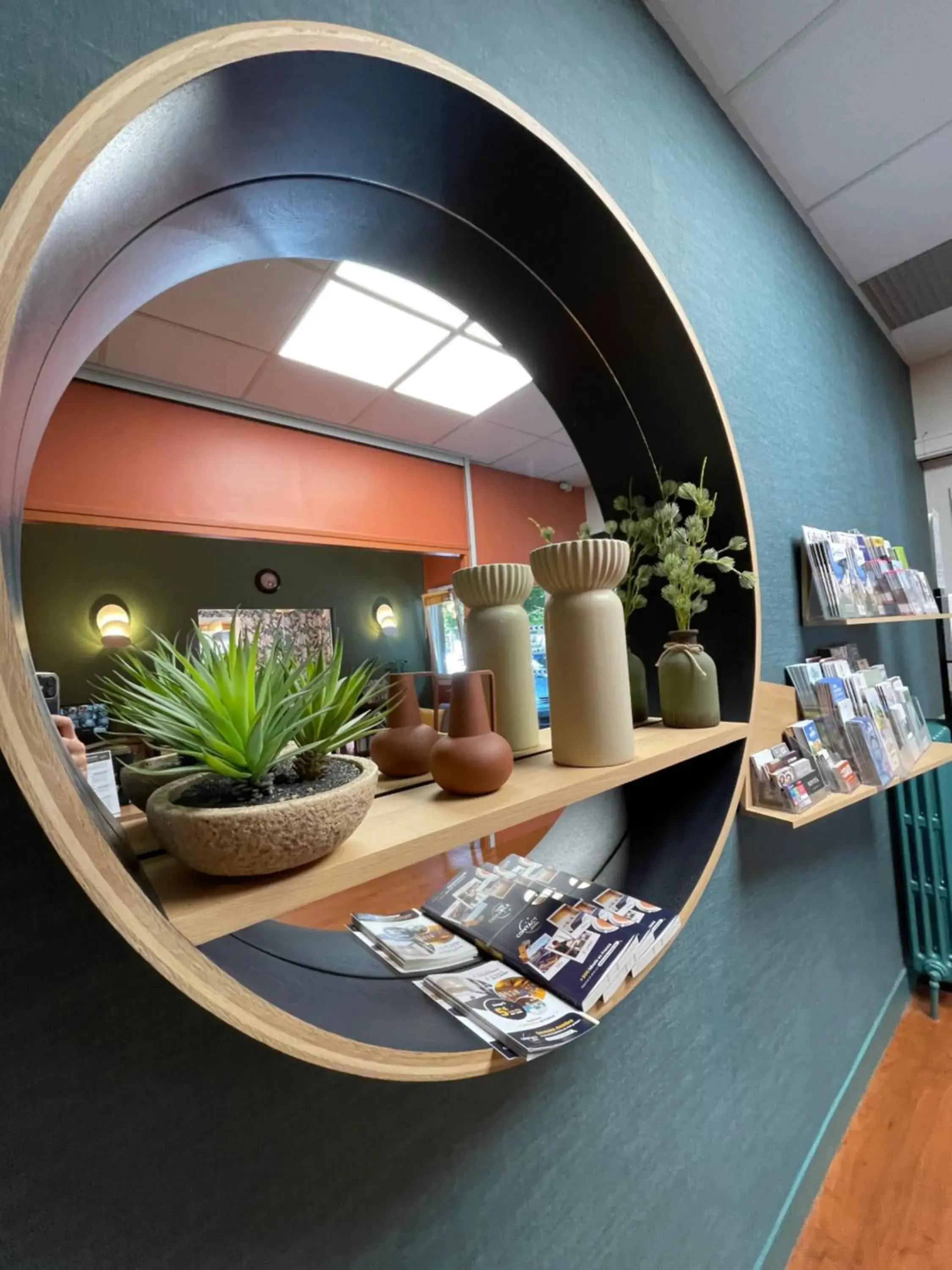 Lobby or reception in Hôtel de Caen Lobby or reception in Hôtel de Caen