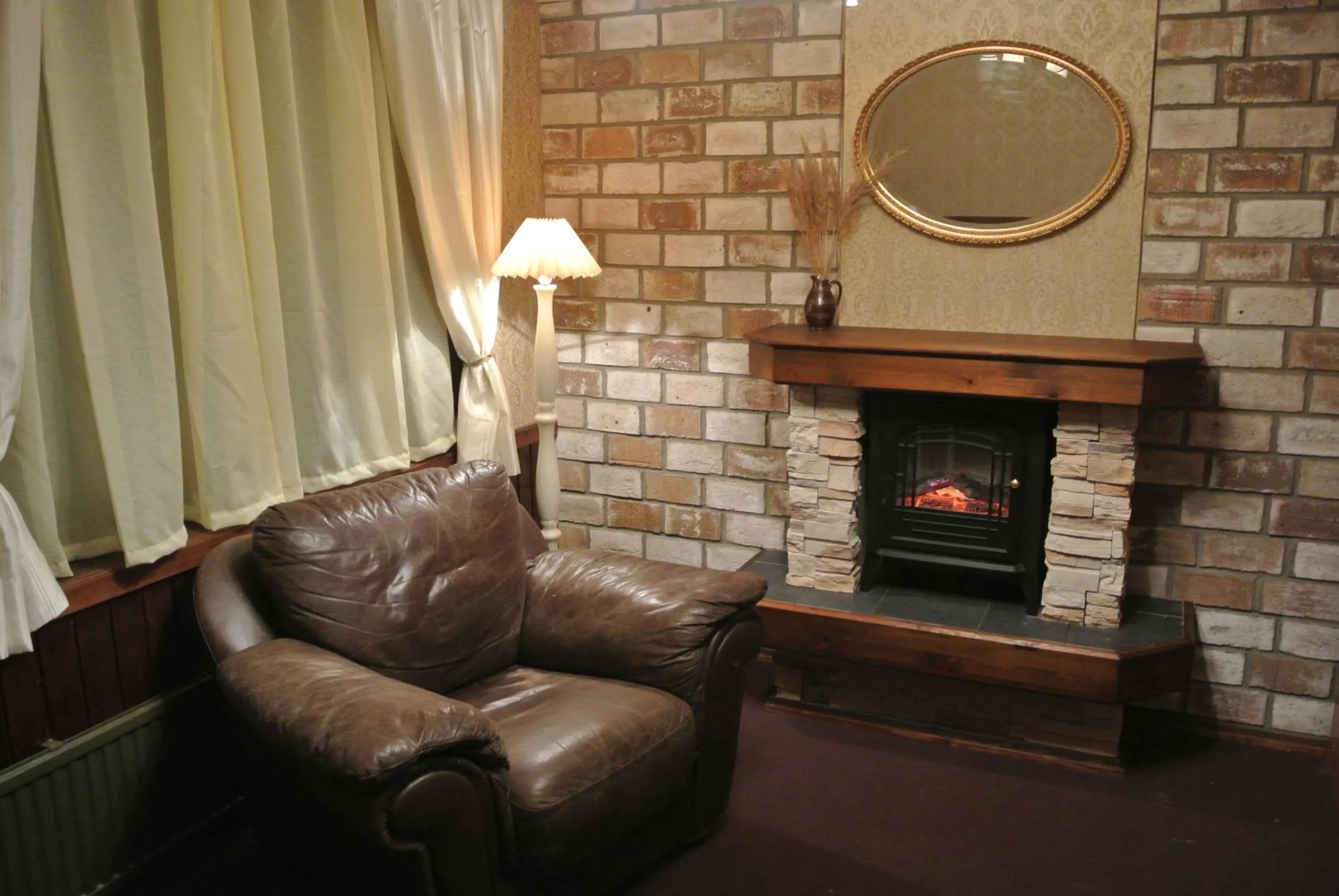 Lounge or bar in Hotelli Iisalmen Seurahuone