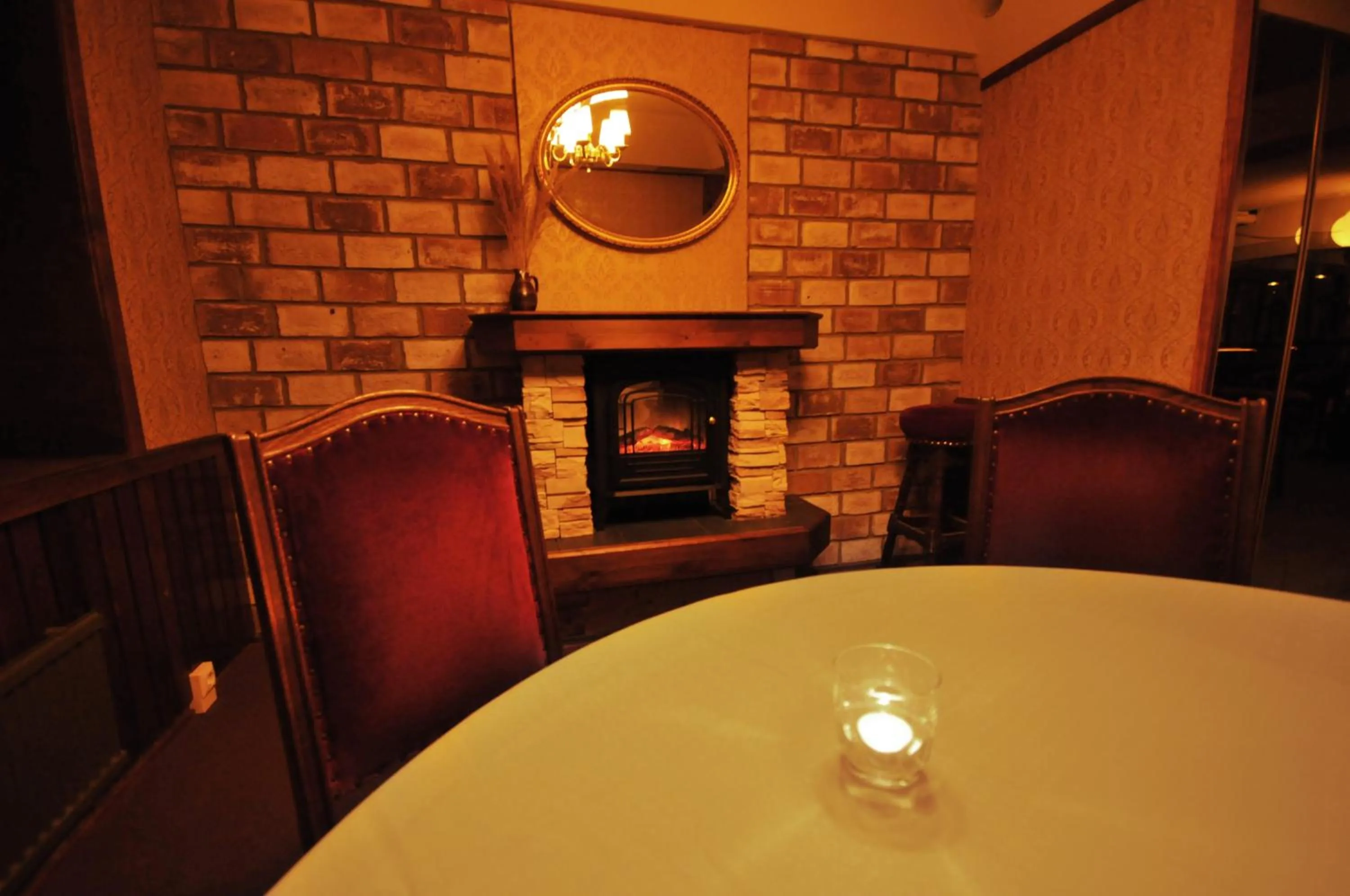 Lounge or bar in Hotelli Iisalmen Seurahuone