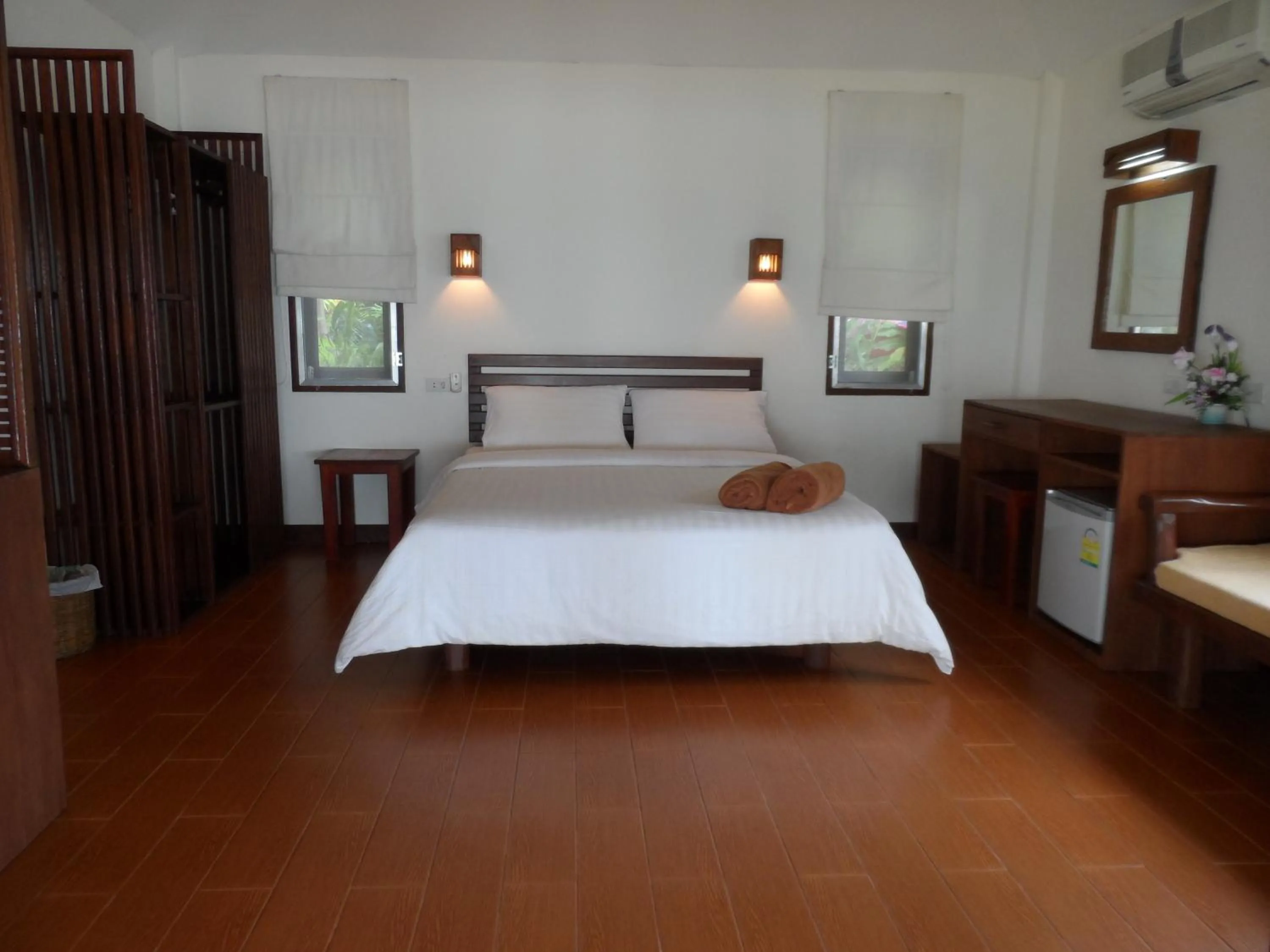 Bed in Sea Scene Resort