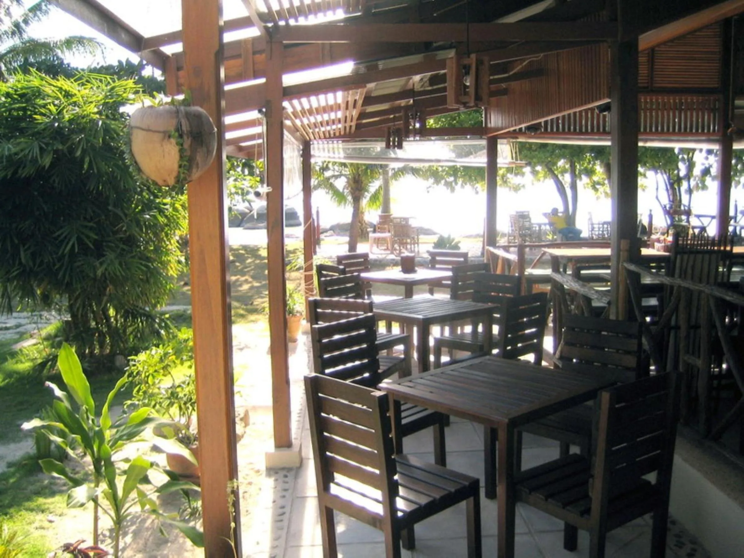 Restaurant/places to eat in Sea Scene Resort