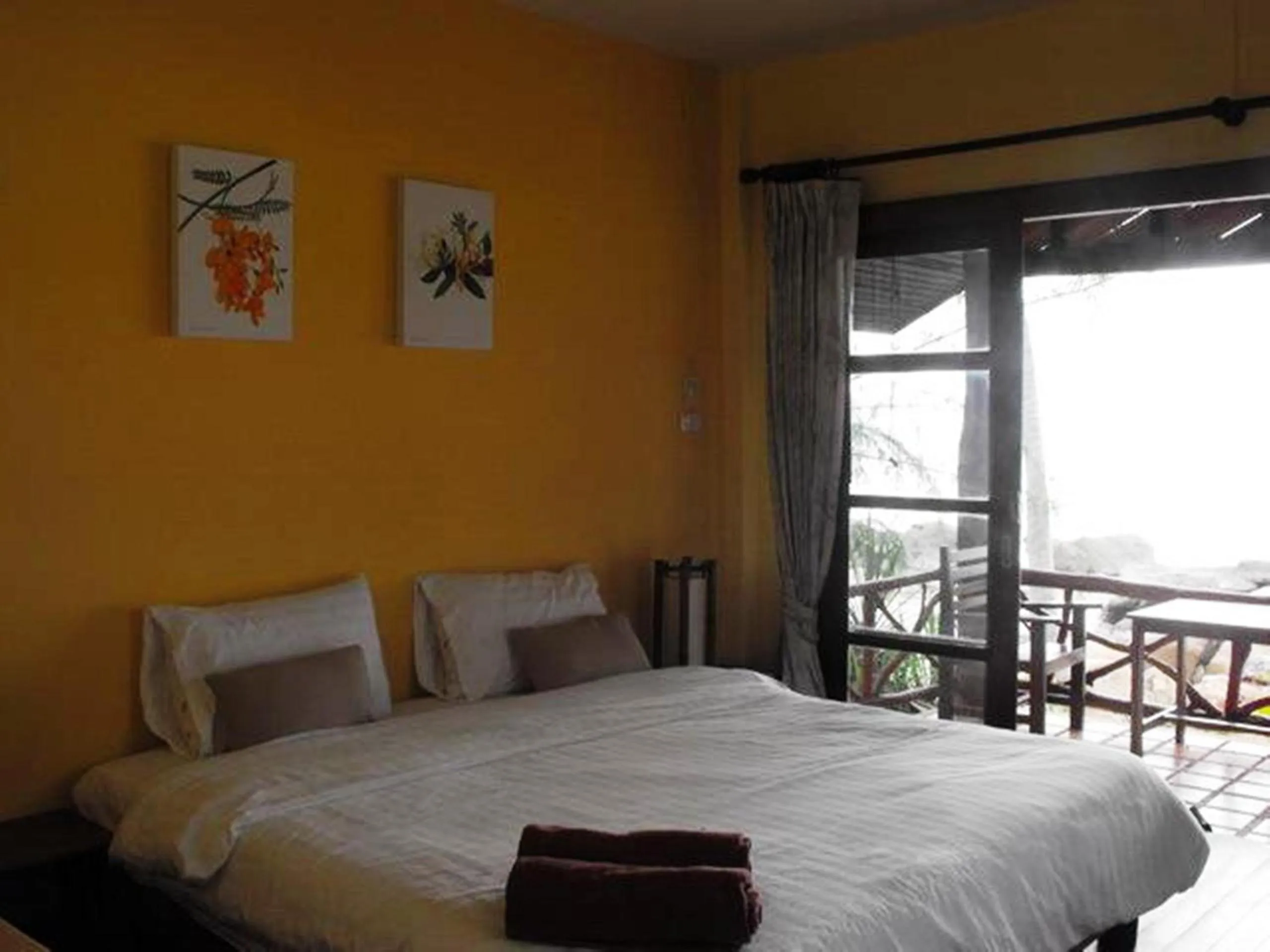 Bedroom, Bed in Sea Scene Resort