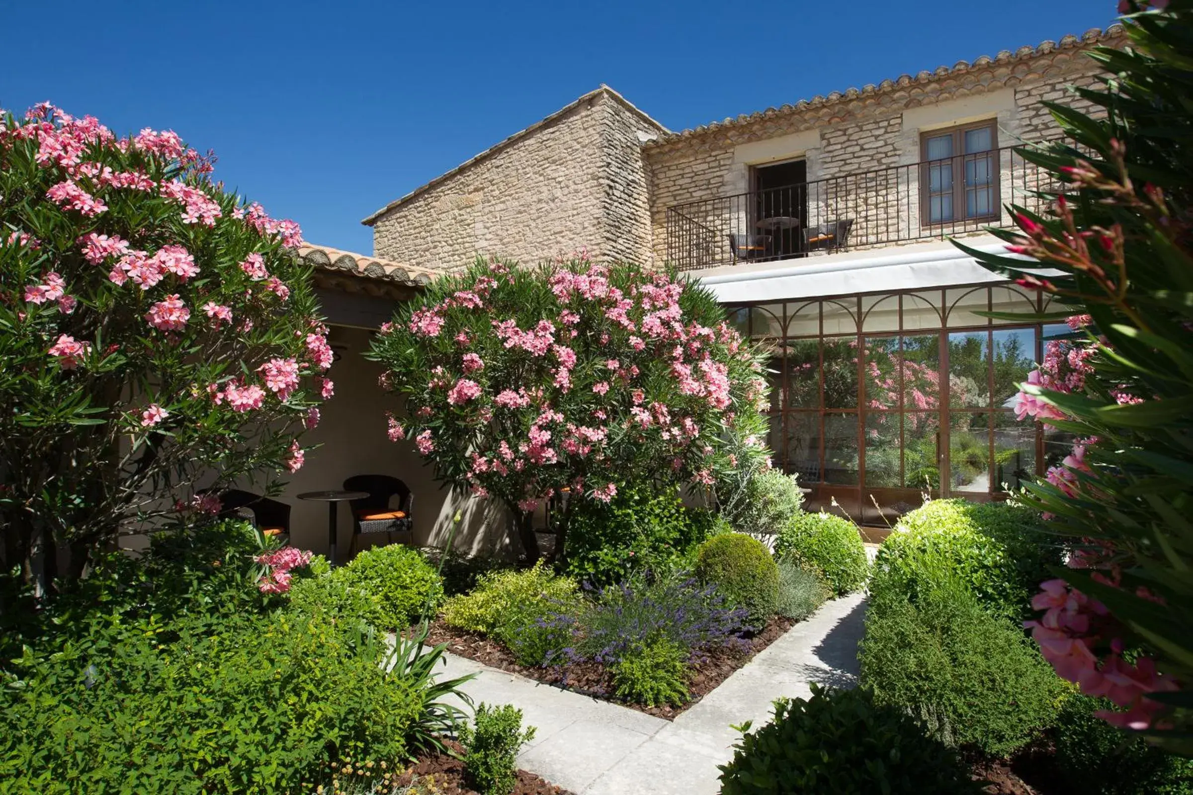 Comfort Double Room with Patio - single occupancy in Le Jas de Gordes Comfort Double Room with Patio - single occupancy in Le Jas de Gordes