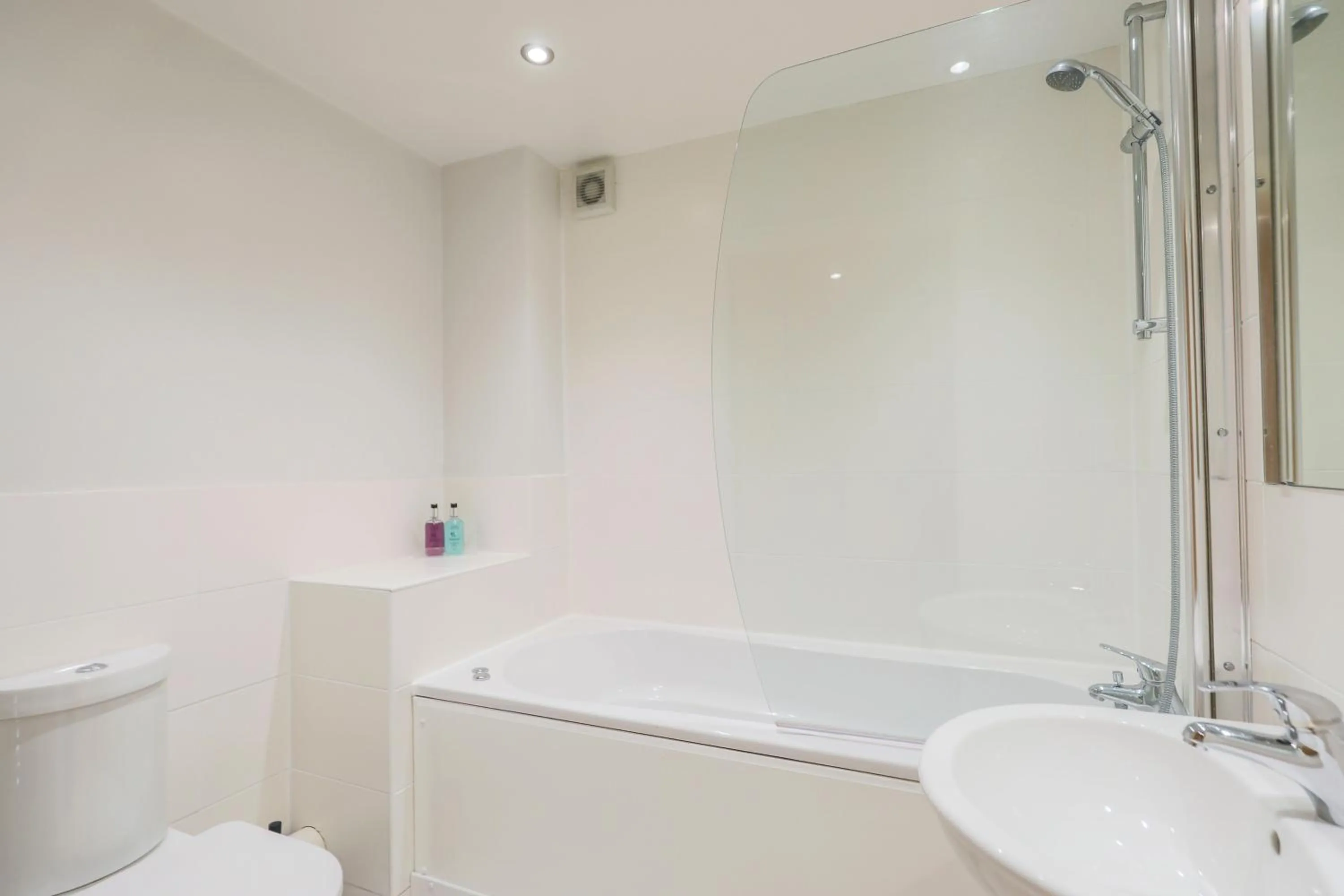 Bathroom in UR STAY Apartments Leicester