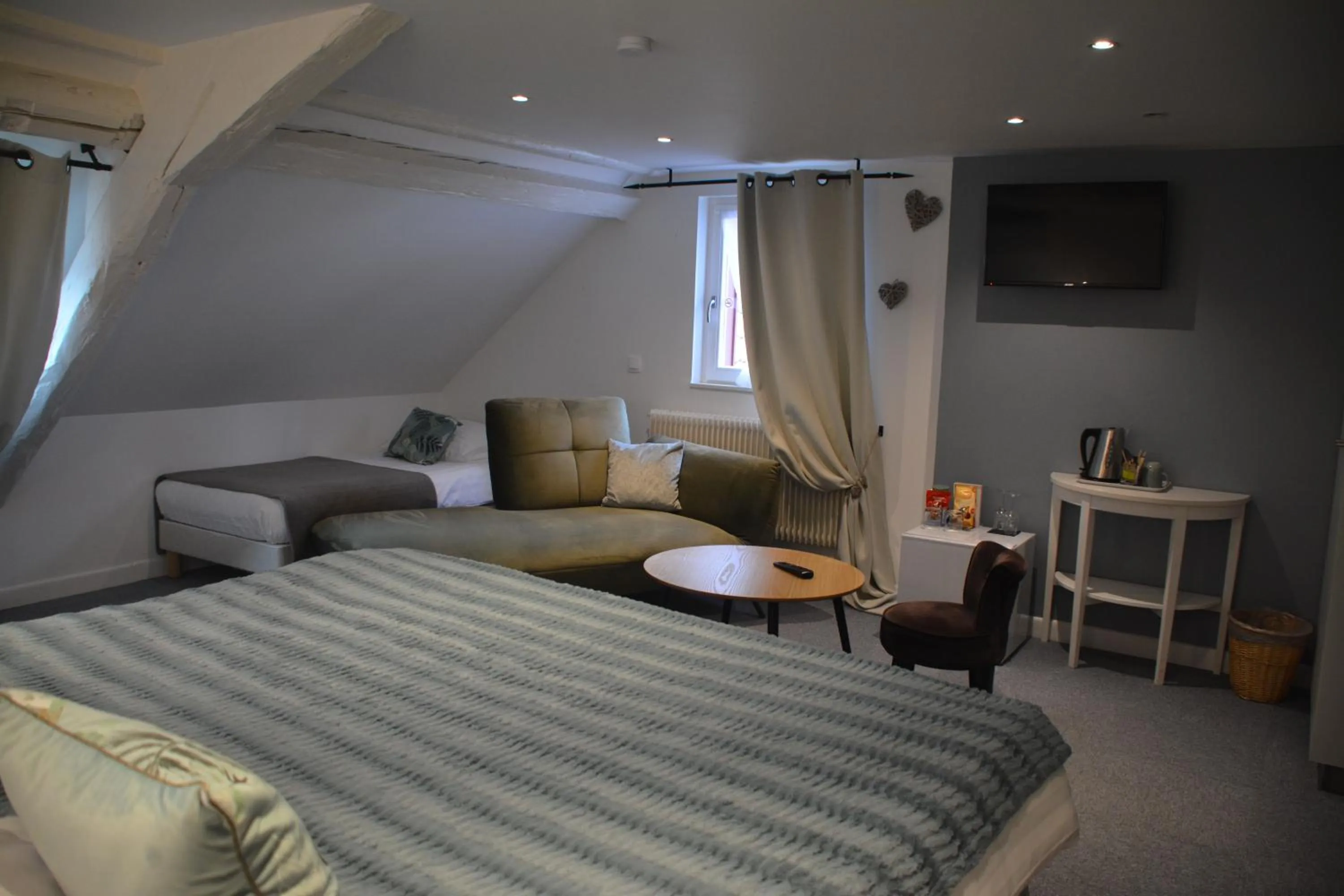 Photo of the whole room, Bed in Hotel SPA Au Cheval Blanc