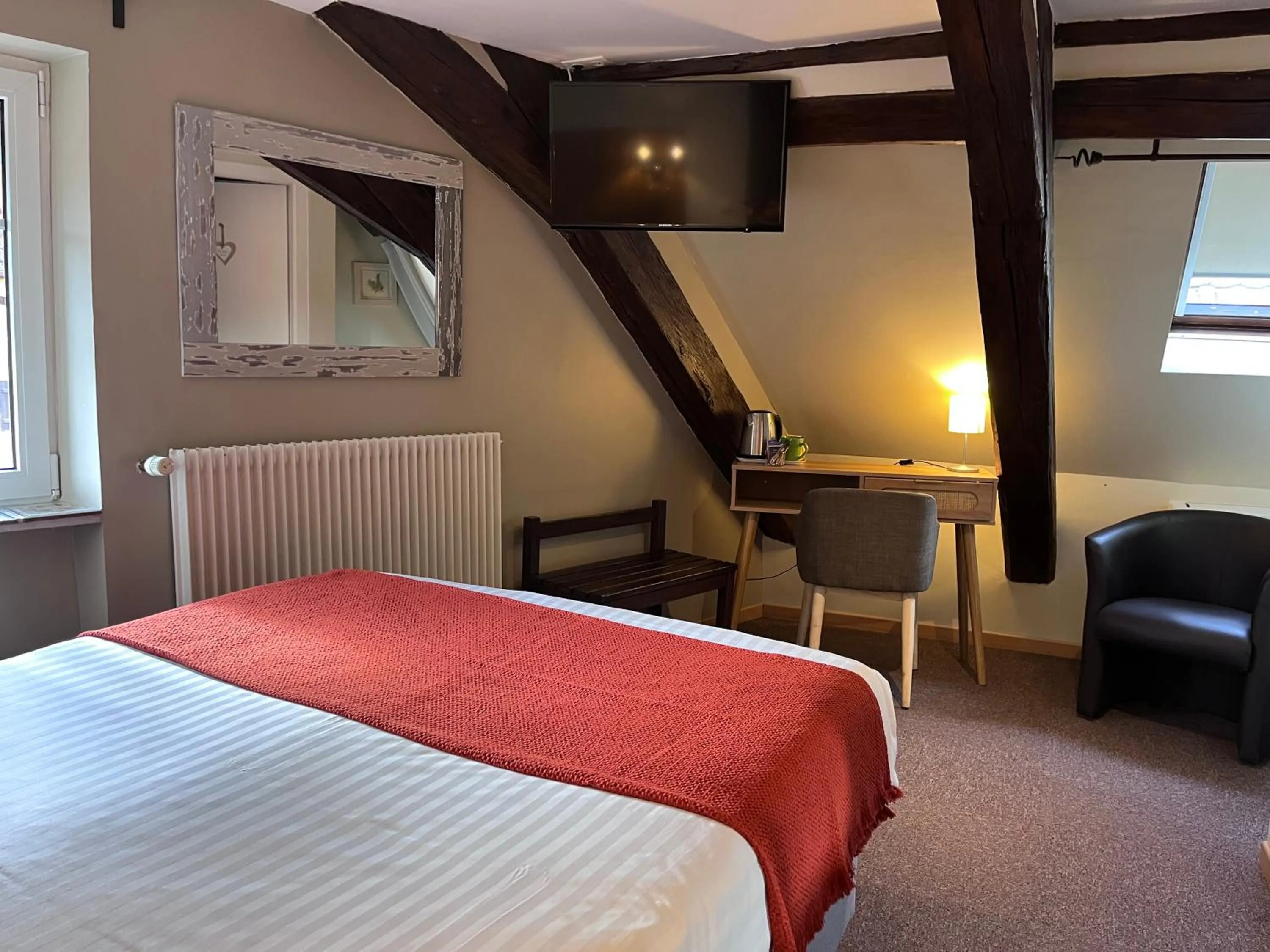 Bedroom, Bed in Hotel SPA Au Cheval Blanc