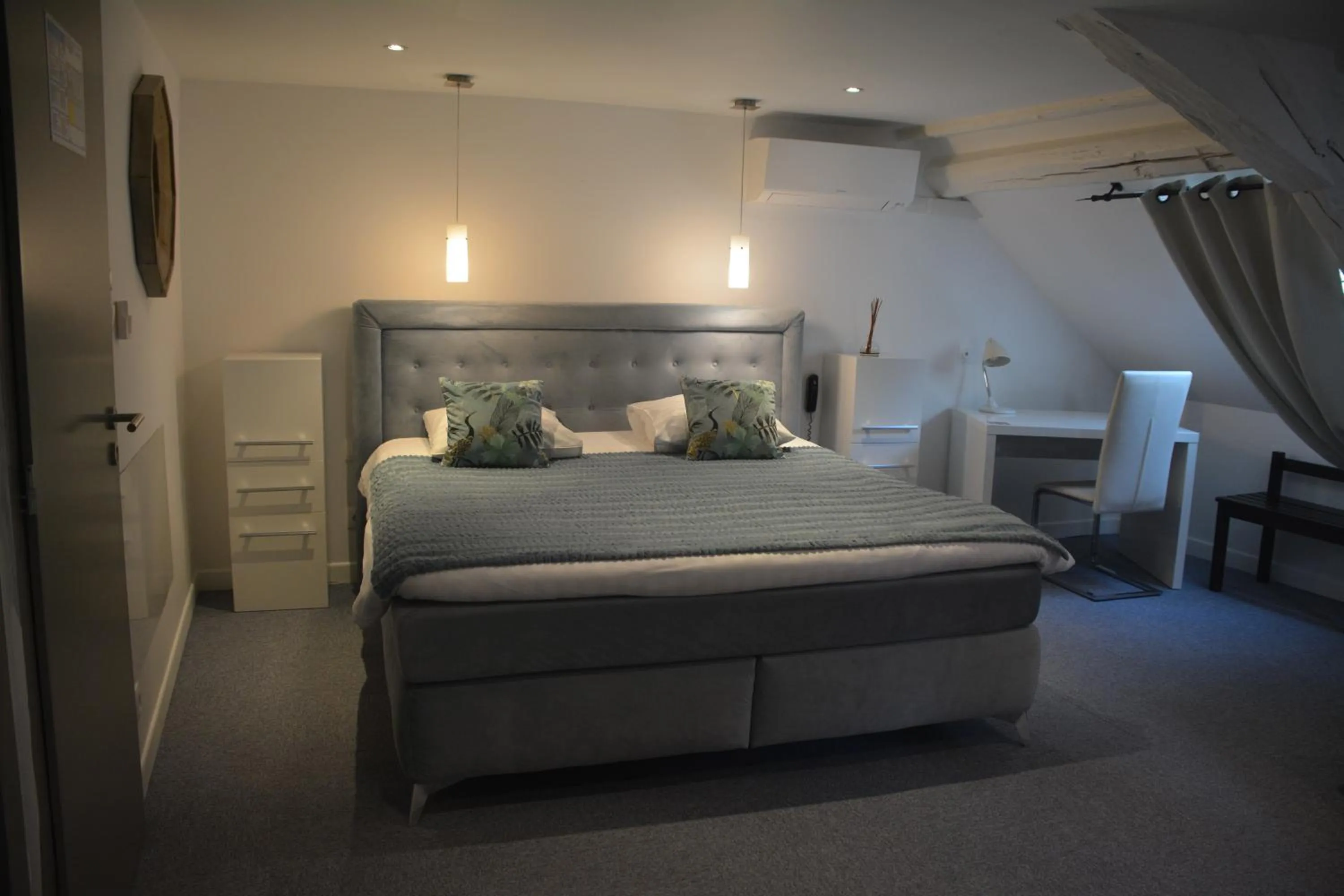 Photo of the whole room, Bed in Hotel SPA Au Cheval Blanc