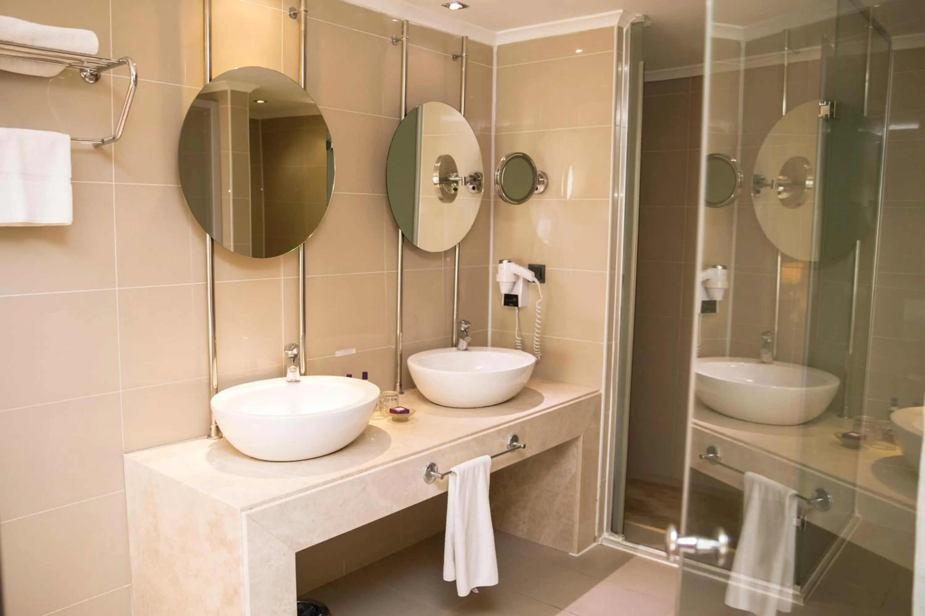 Shower in Anemon Kent İskenderun Otel