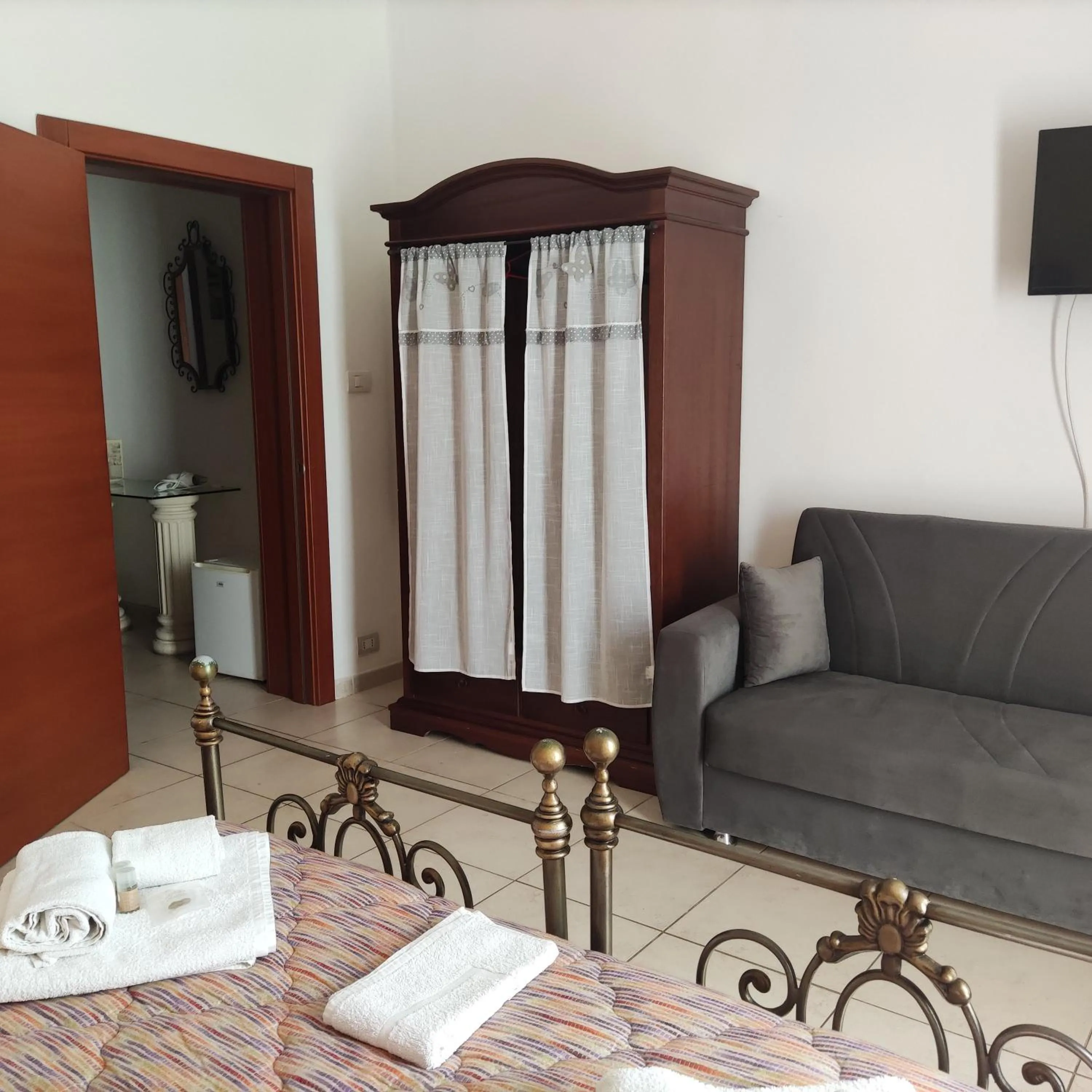 Bedroom, Bed in Mediterraneo Camere