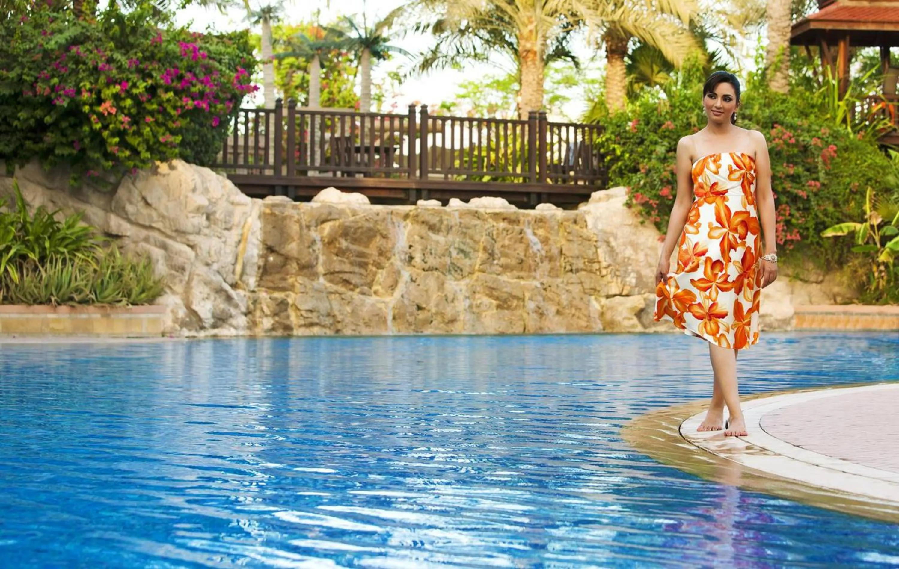 Swimming pool in Gulf Executive Residence