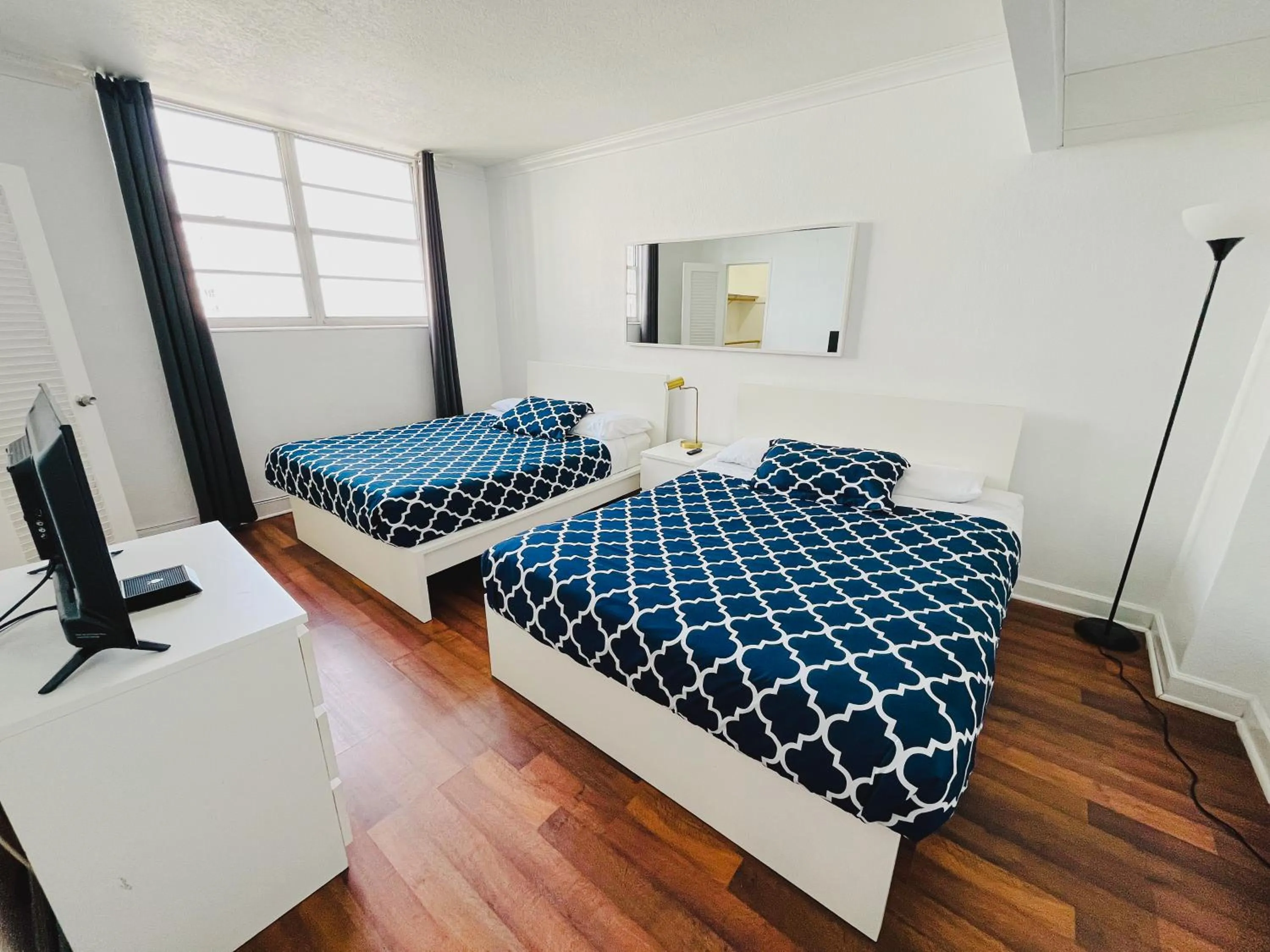 Bed in Hallandale Condo, Partial Ocean View Direct Beach and Pool Access Hollywood Beach