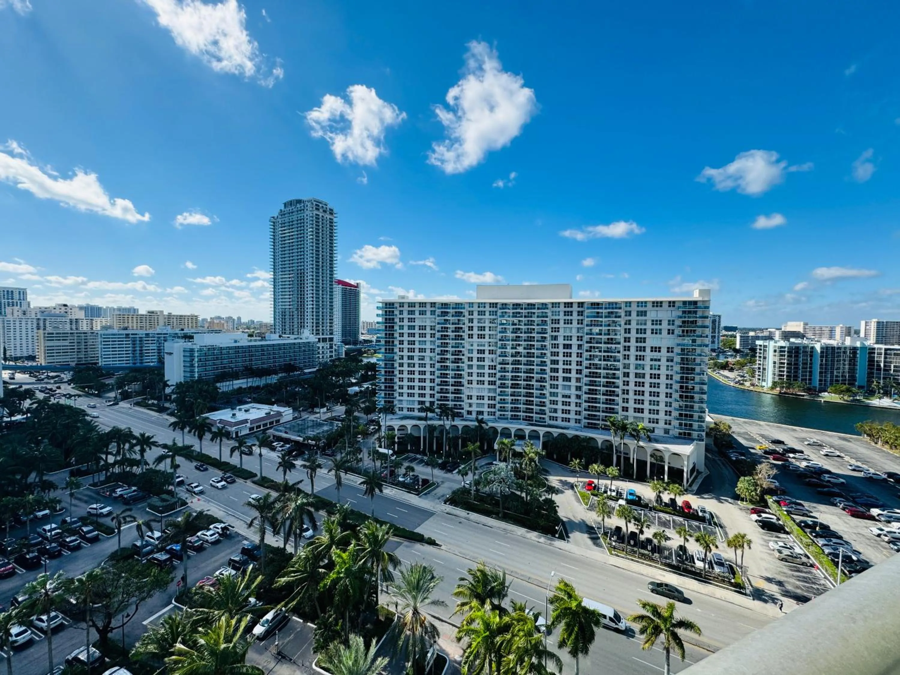 Hallandale Condo, Partial Ocean View Direct Beach and Pool Access Hollywood Beach
