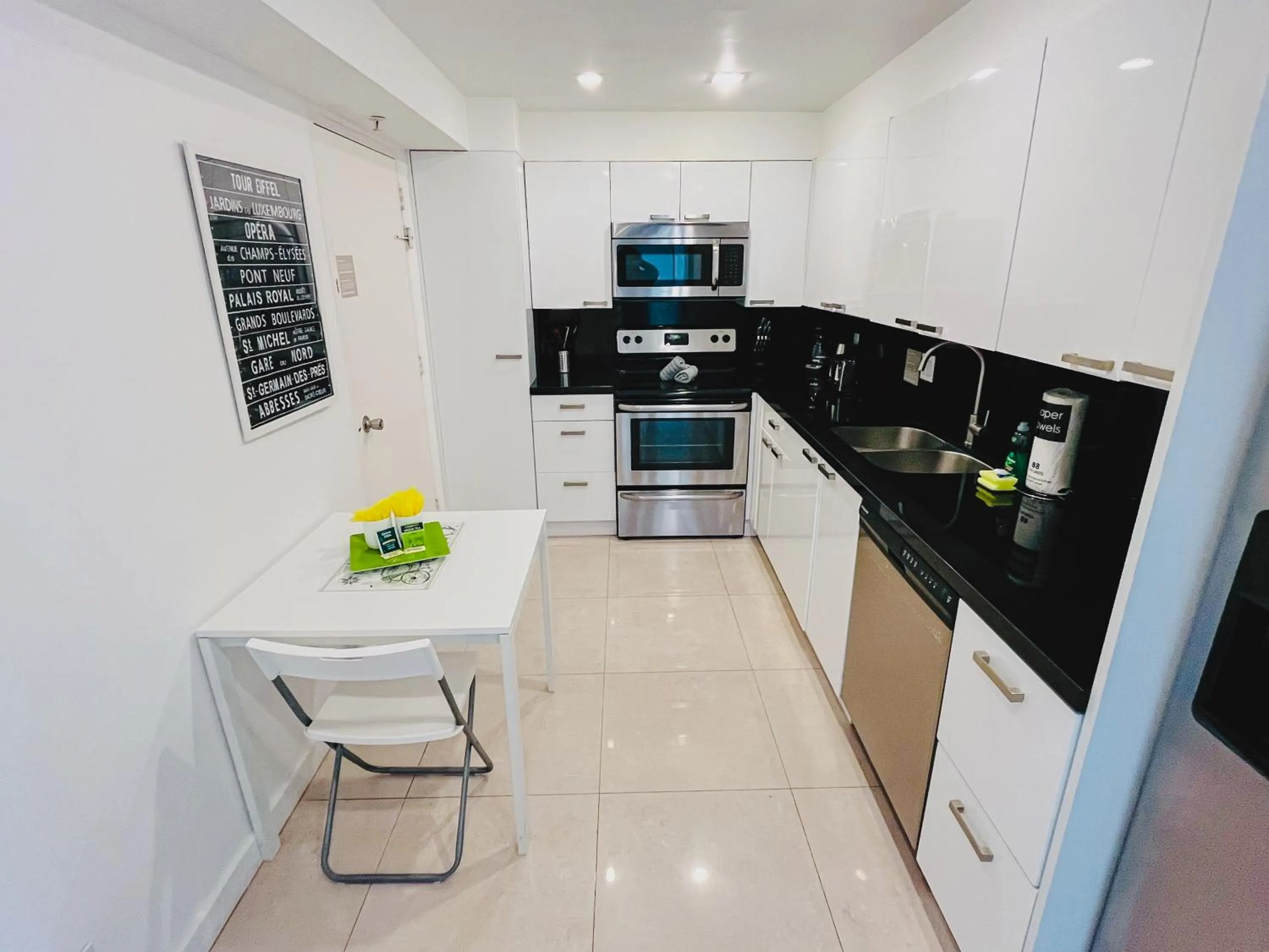 Hallandale Condo, Partial Ocean View Direct Beach and Pool Access Hollywood Beach