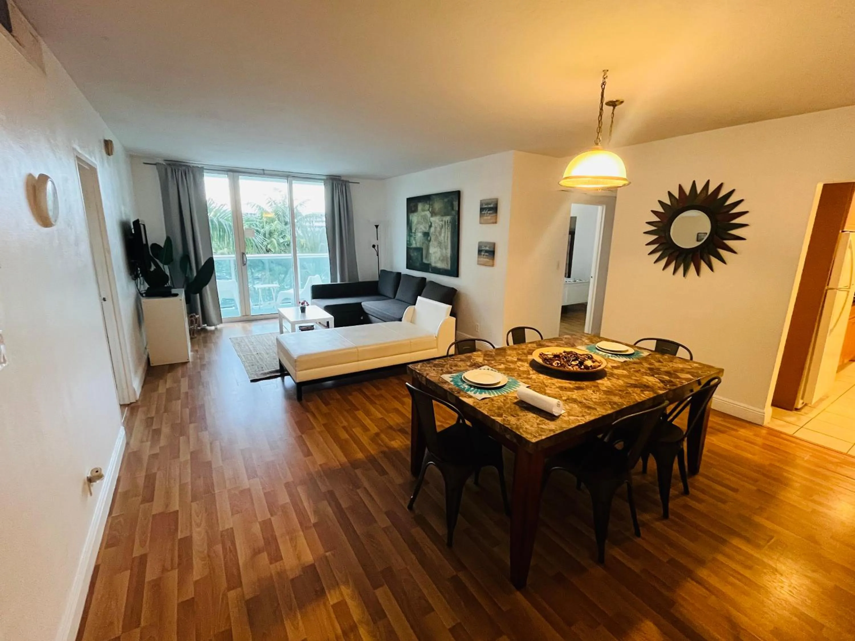 Hallandale Condo, Partial Ocean View Direct Beach and Pool Access Hollywood Beach