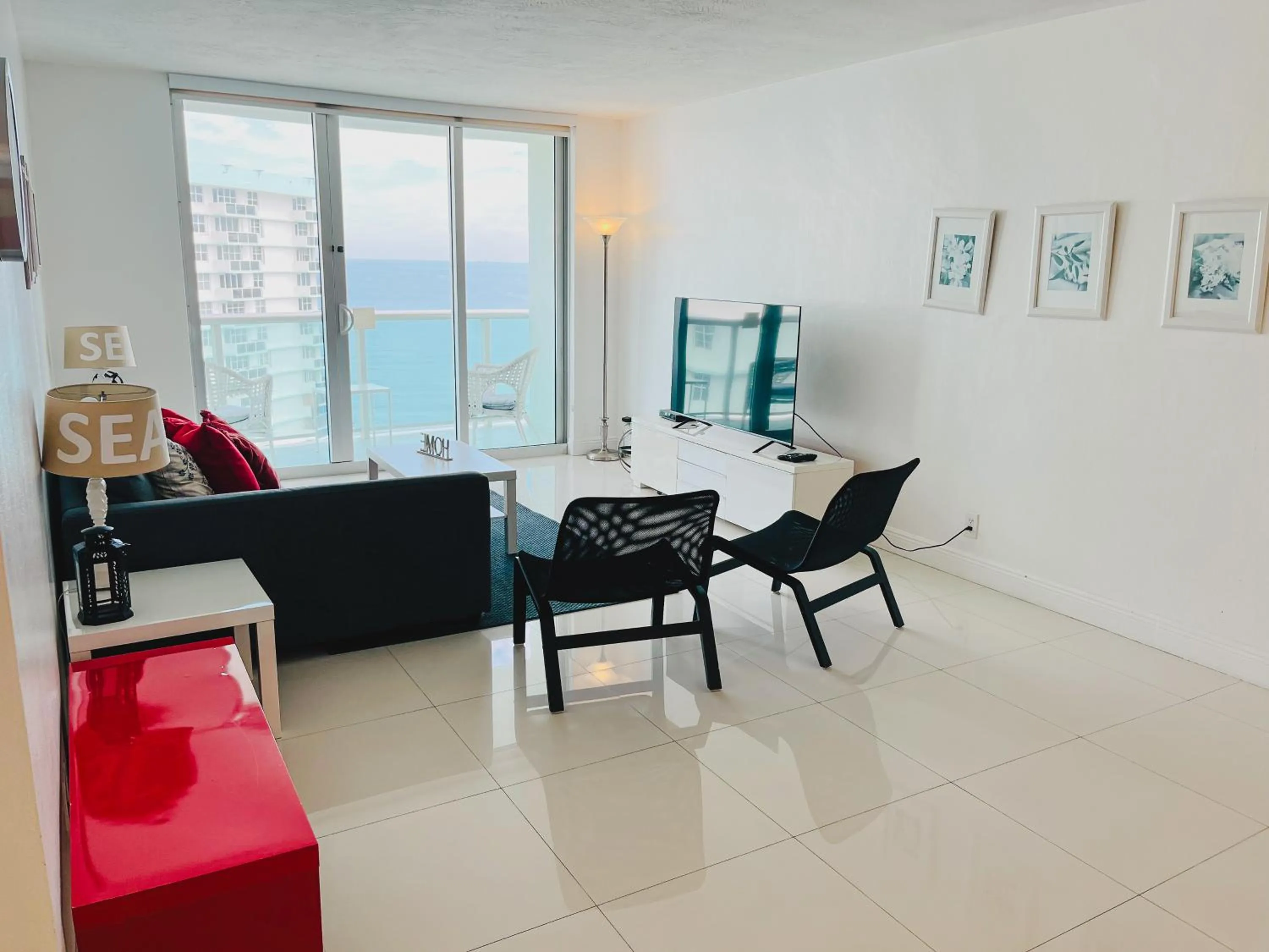 Hallandale Condo, Partial Ocean View Direct Beach and Pool Access Hollywood Beach