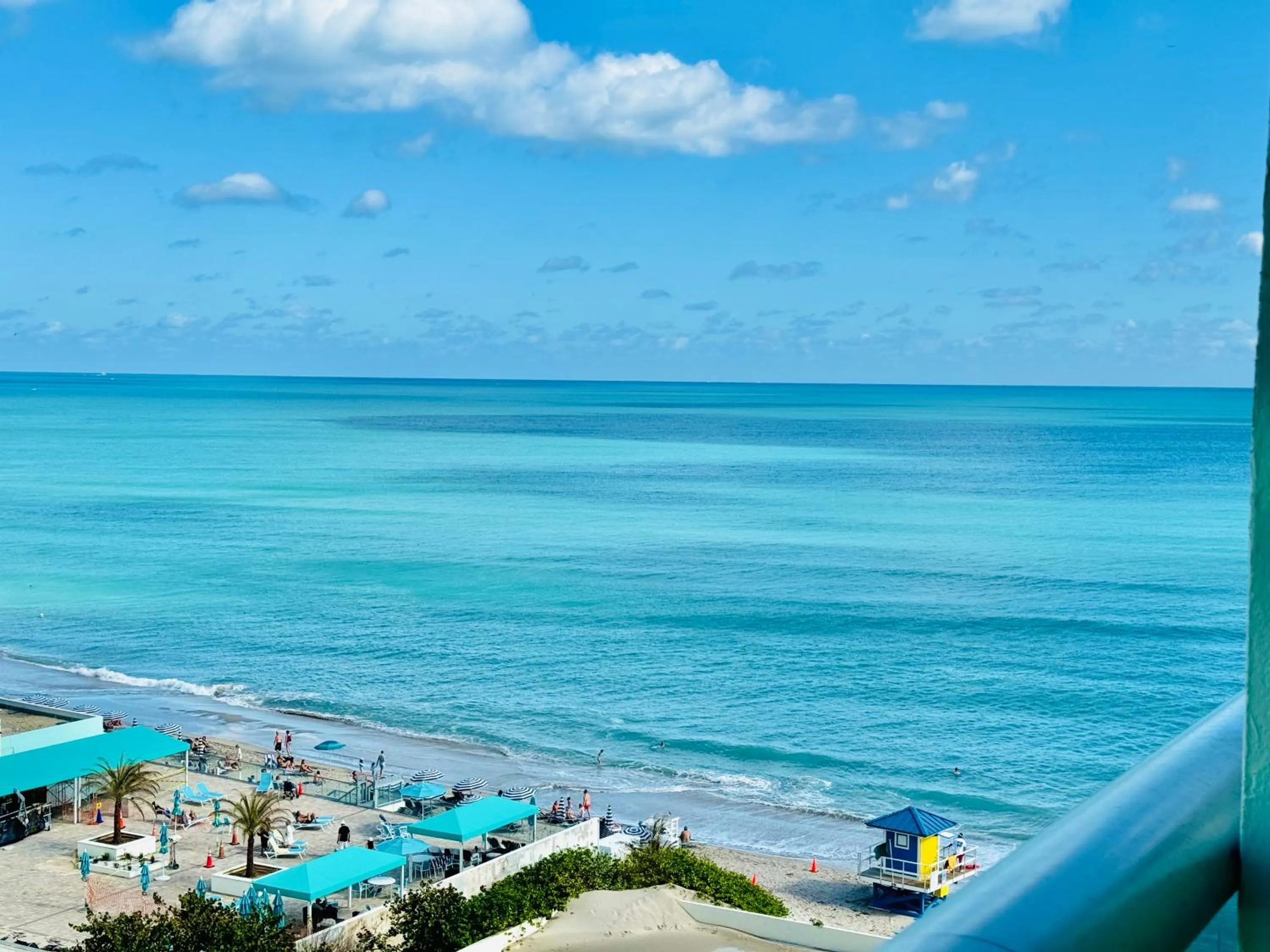 Hallandale Condo, Partial Ocean View Direct Beach and Pool Access Hollywood Beach