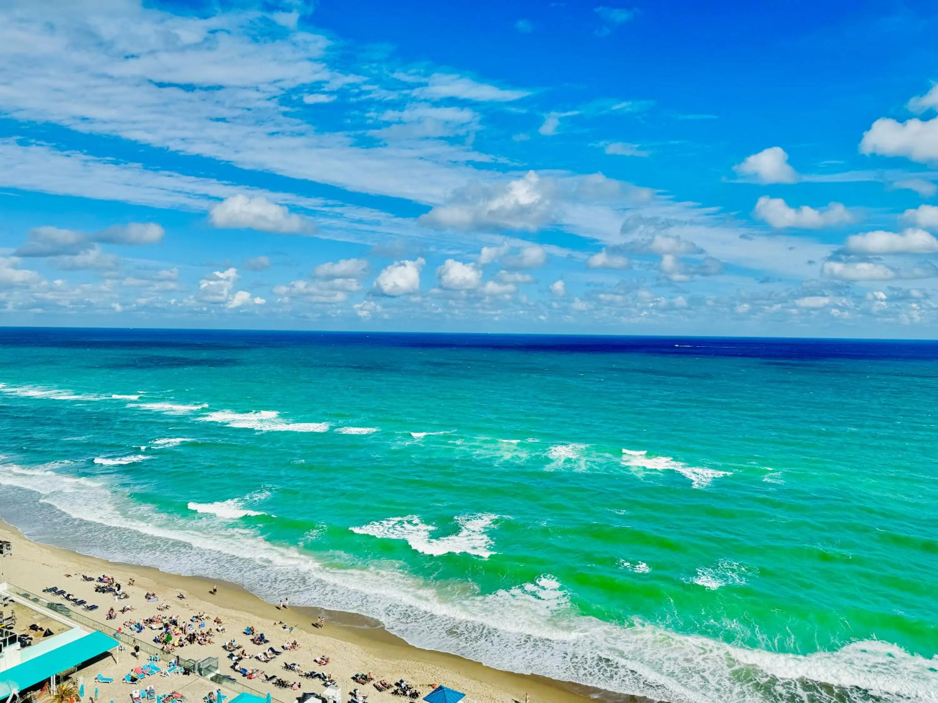 Hallandale Condo, Partial Ocean View Direct Beach and Pool Access Hollywood Beach