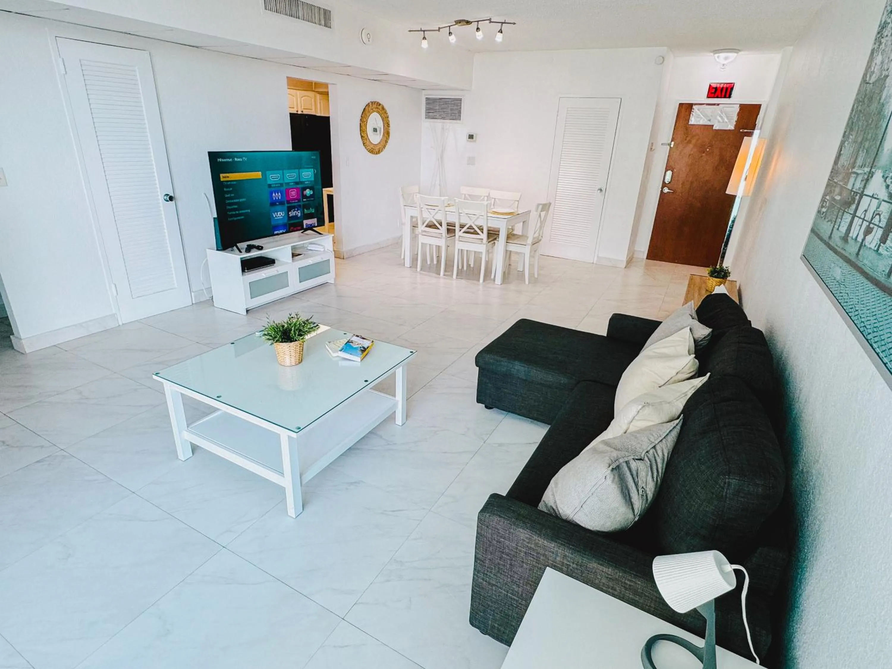 Hallandale Condo, Partial Ocean View Direct Beach and Pool Access Hollywood Beach