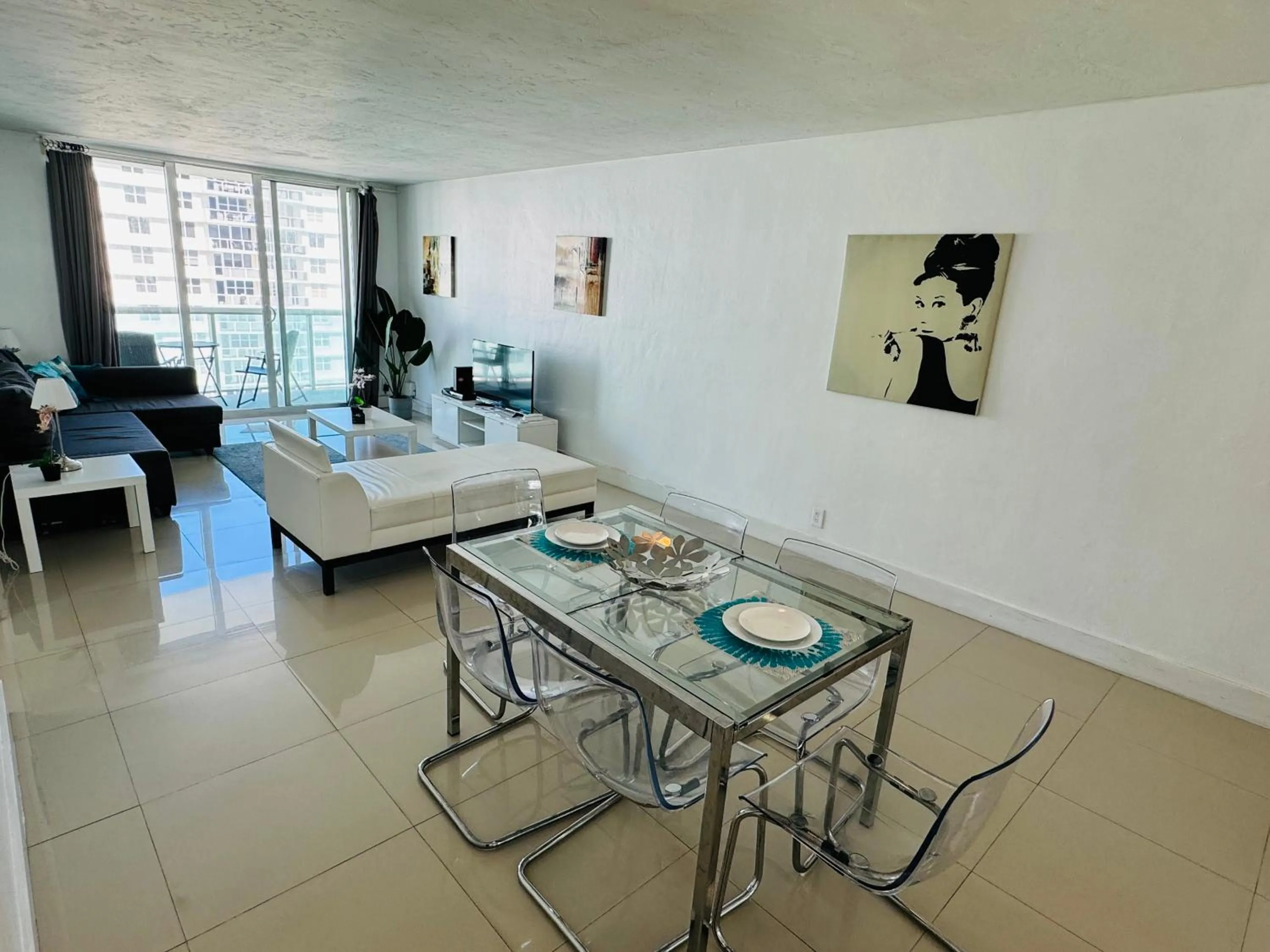 Hallandale Condo, Partial Ocean View Direct Beach and Pool Access Hollywood Beach