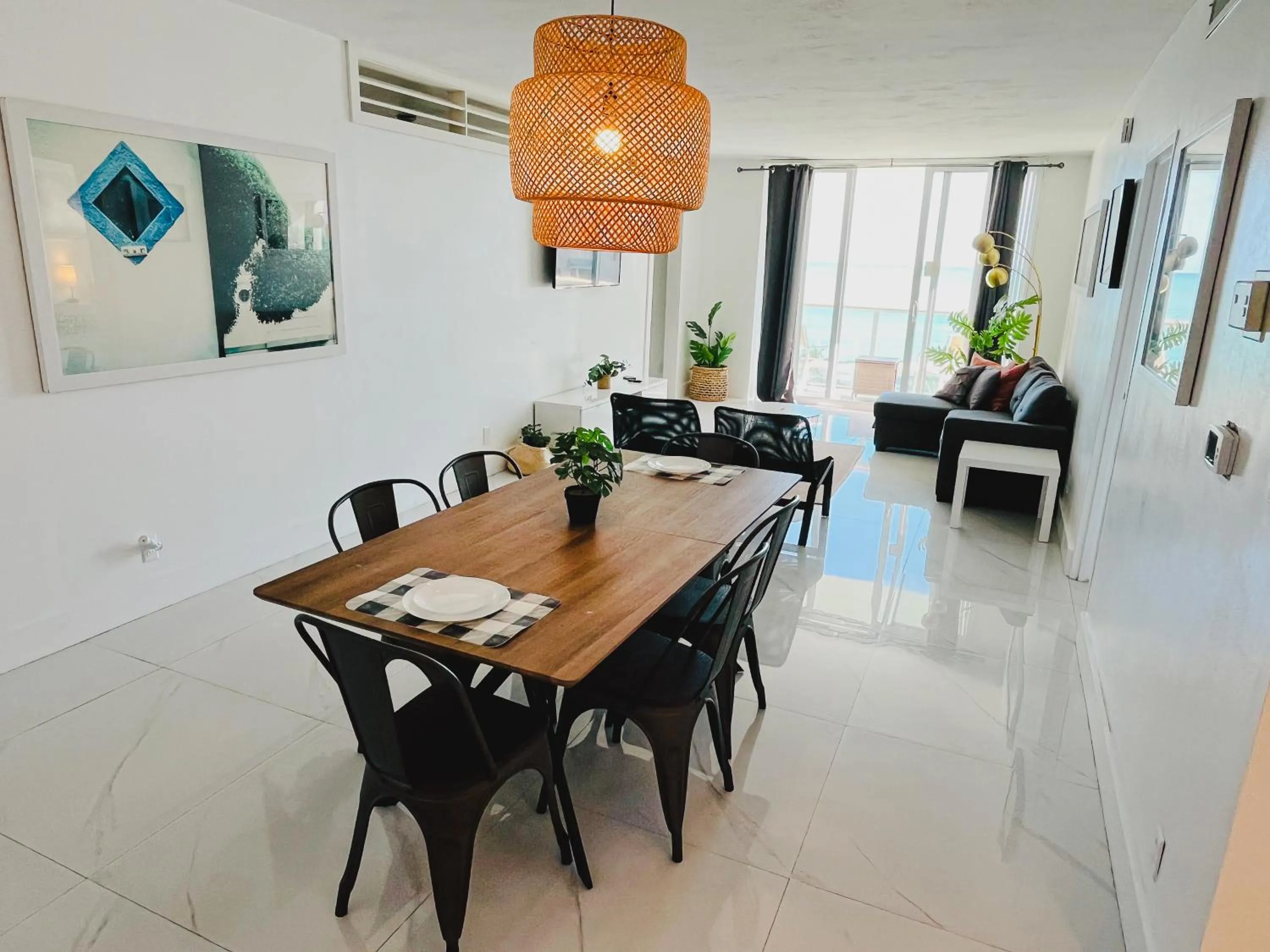 Hallandale Condo, Partial Ocean View Direct Beach and Pool Access Hollywood Beach