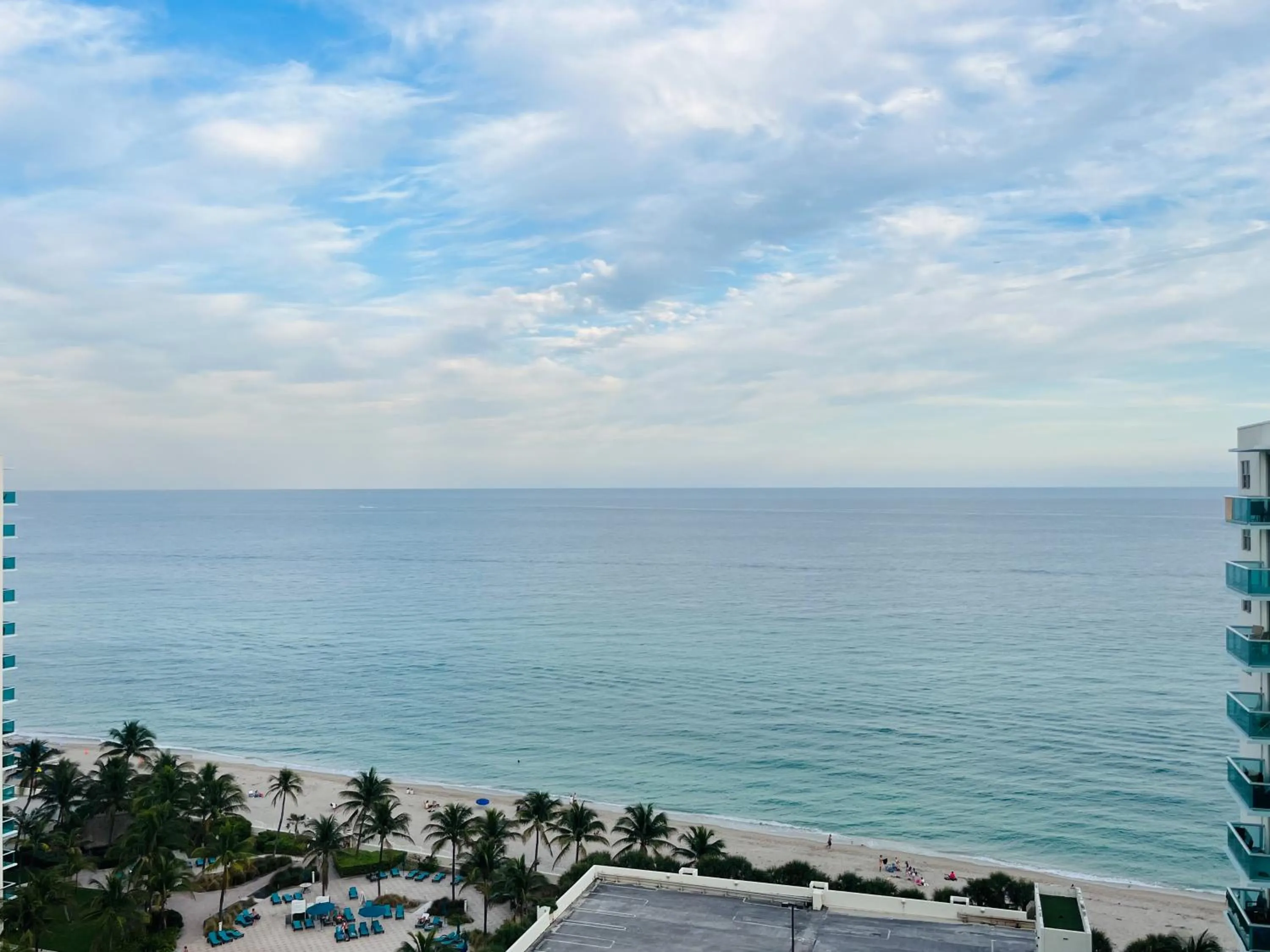 Hallandale Condo, Partial Ocean View Direct Beach and Pool Access Hollywood Beach