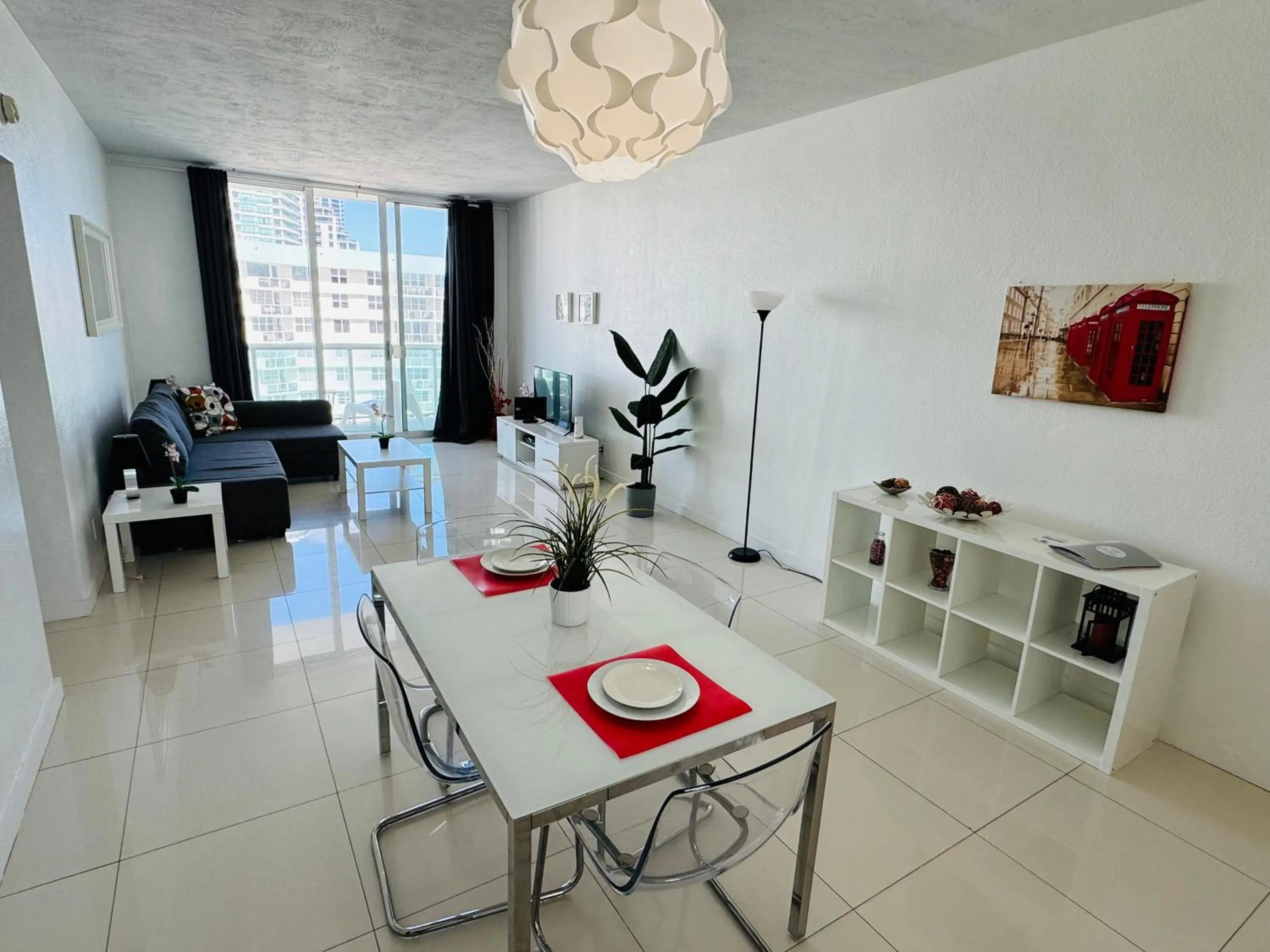 Hallandale Condo, Partial Ocean View Direct Beach and Pool Access Hollywood Beach