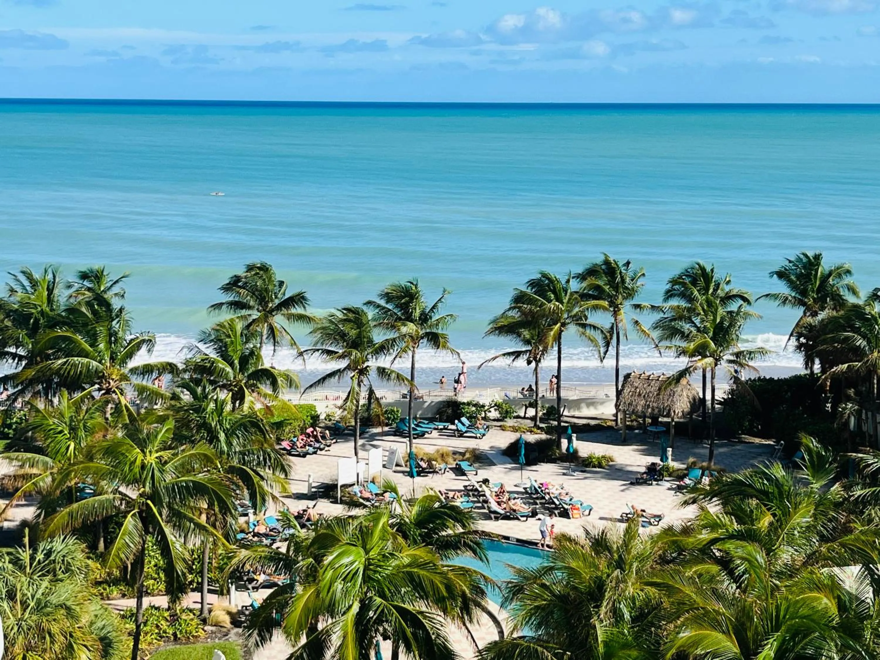 Hallandale Condo, Partial Ocean View Direct Beach and Pool Access Hollywood Beach