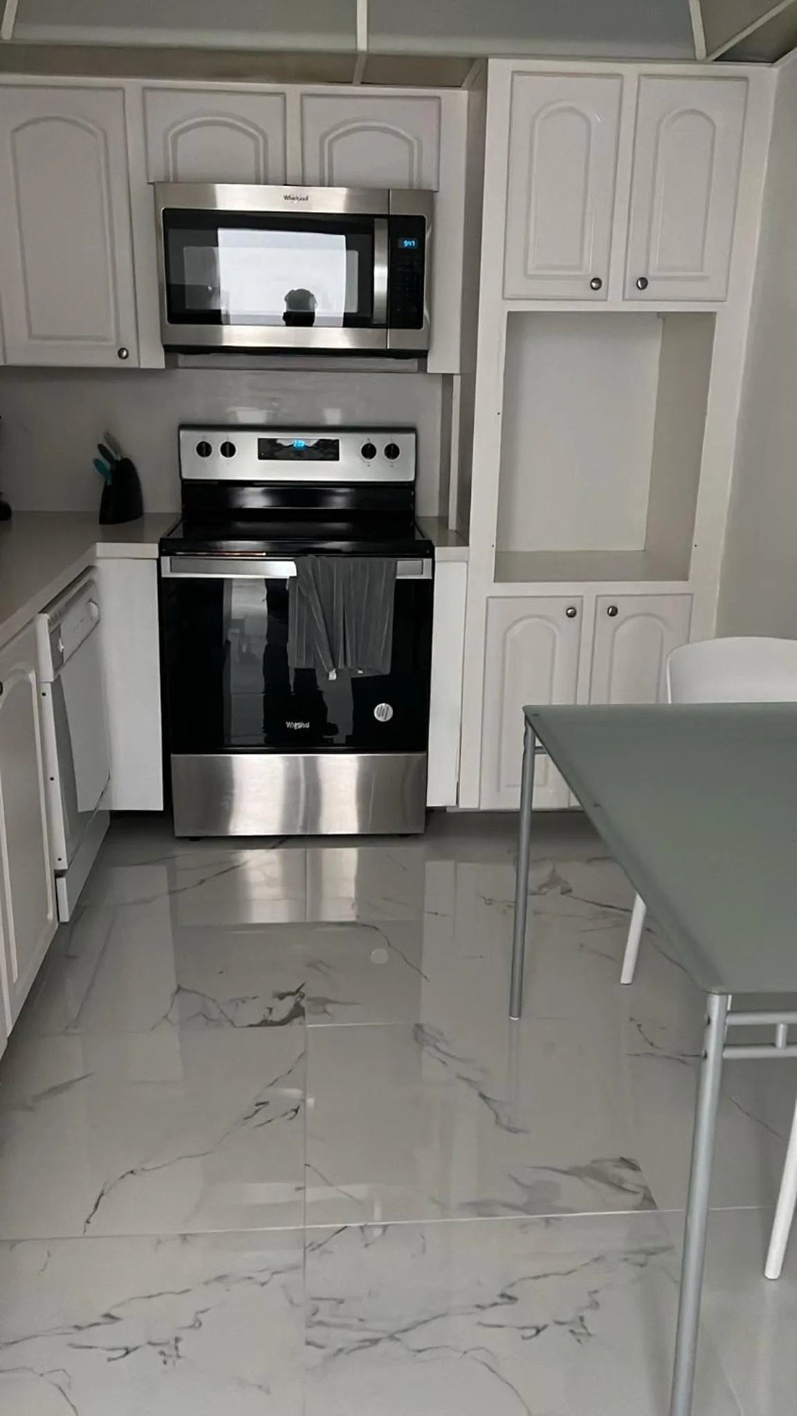 Hallandale Condo, Partial Ocean View Direct Beach and Pool Access Hollywood Beach