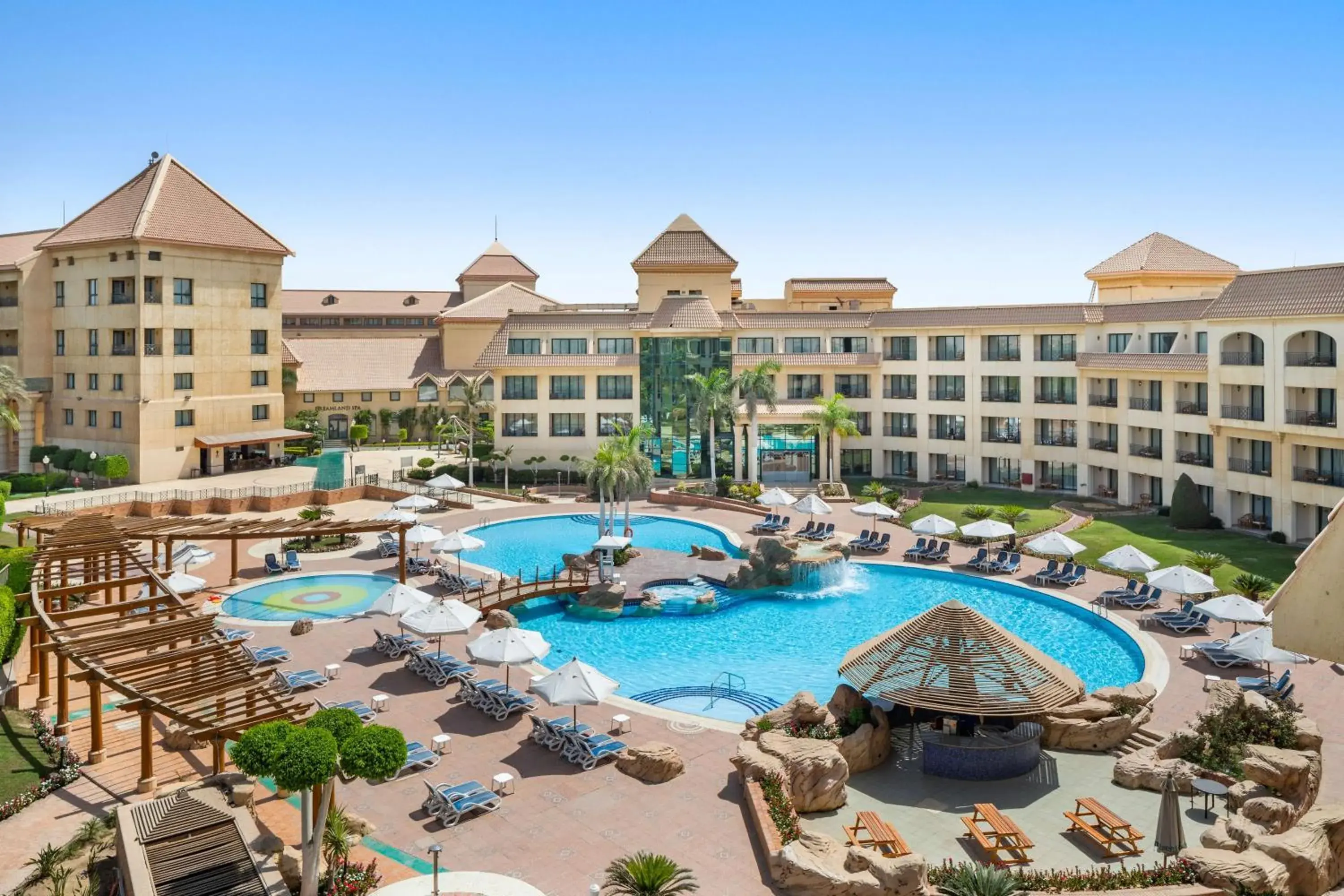 Pool view in Hilton Pyramids Golf Pool view in Hilton Pyramids Golf