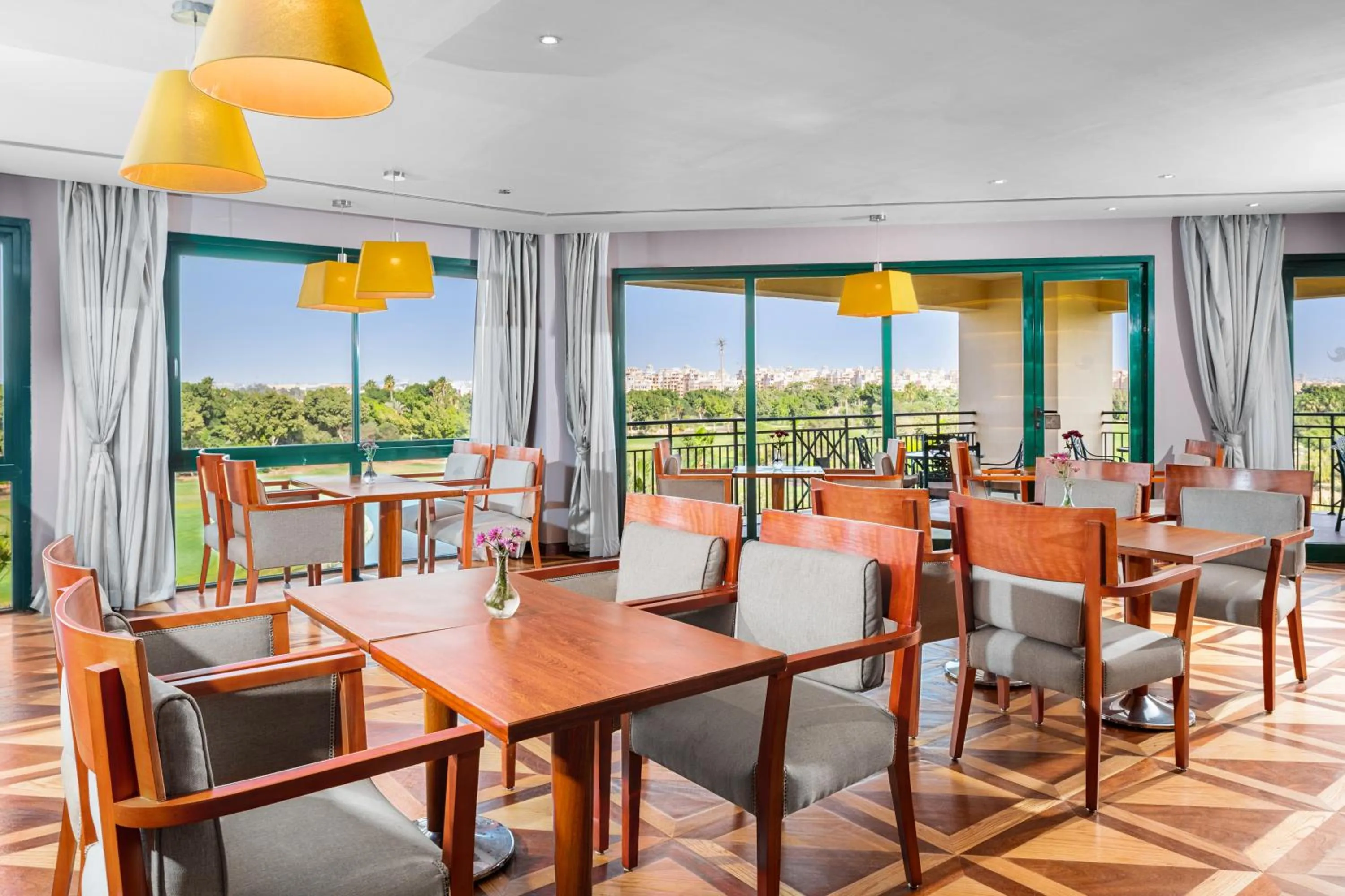 Lounge or bar in Hilton Pyramids Golf