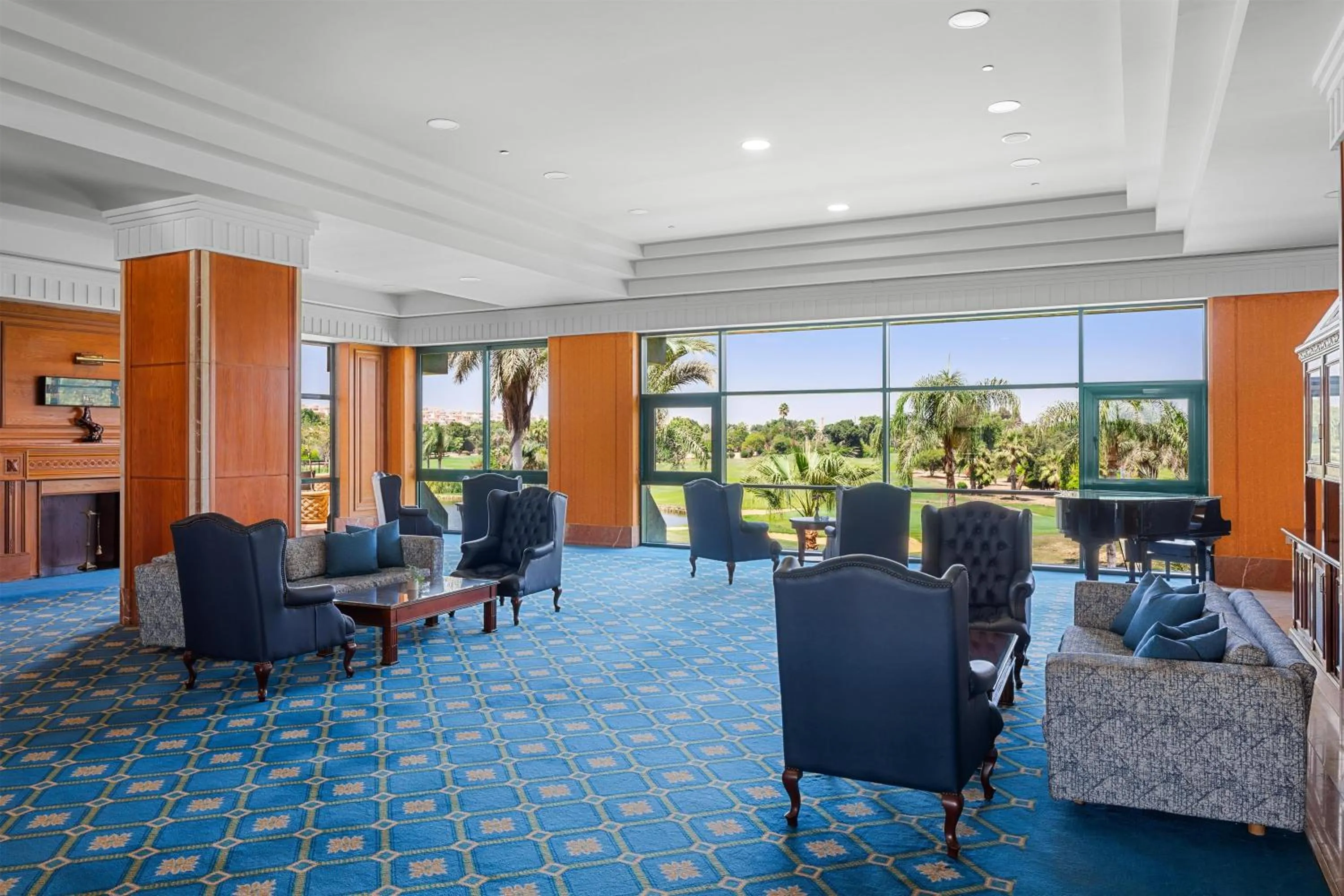 Restaurant/places to eat in Hilton Pyramids Golf