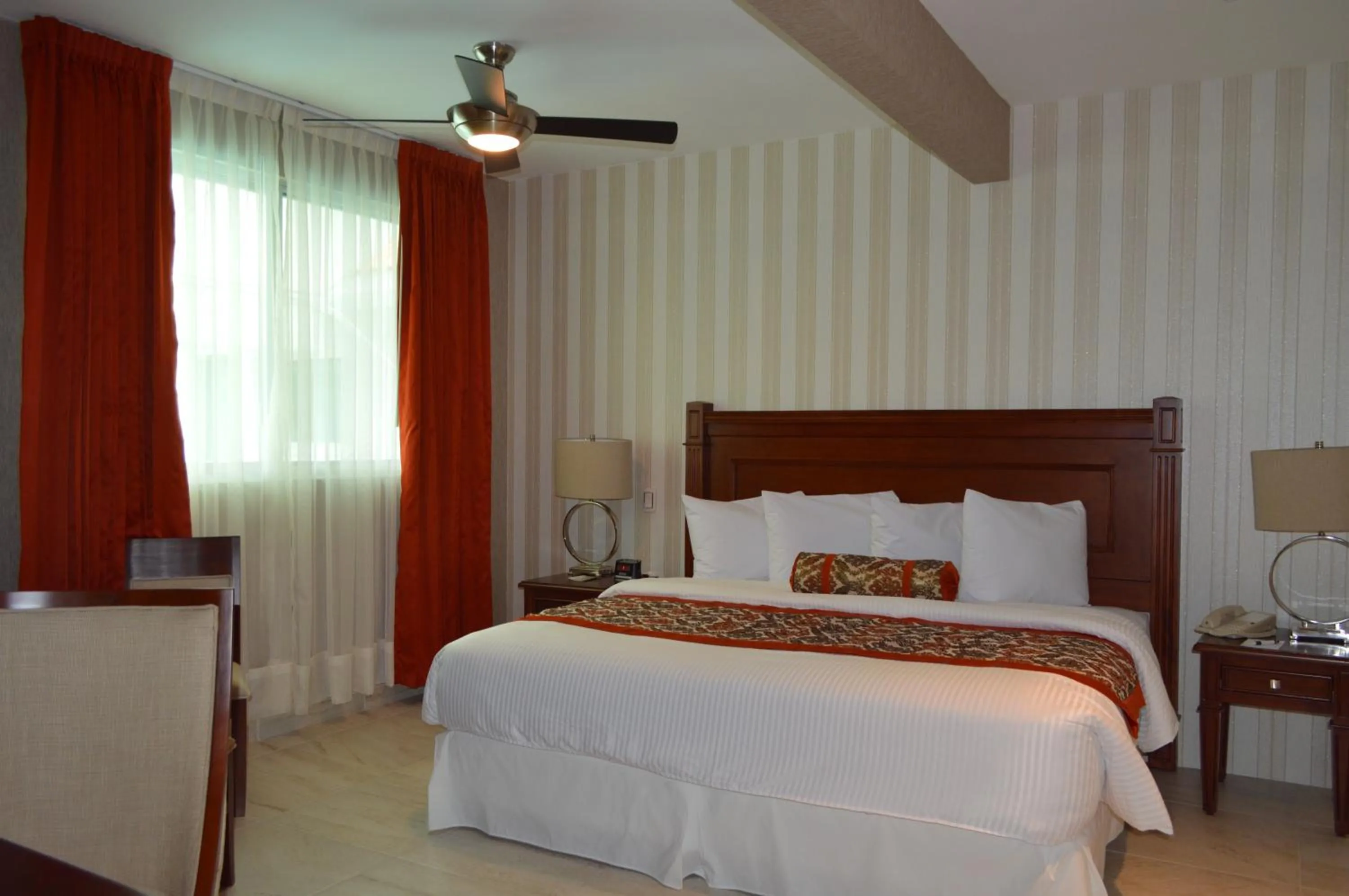Photo of the whole room, Bed in hotel villa magna poza rica