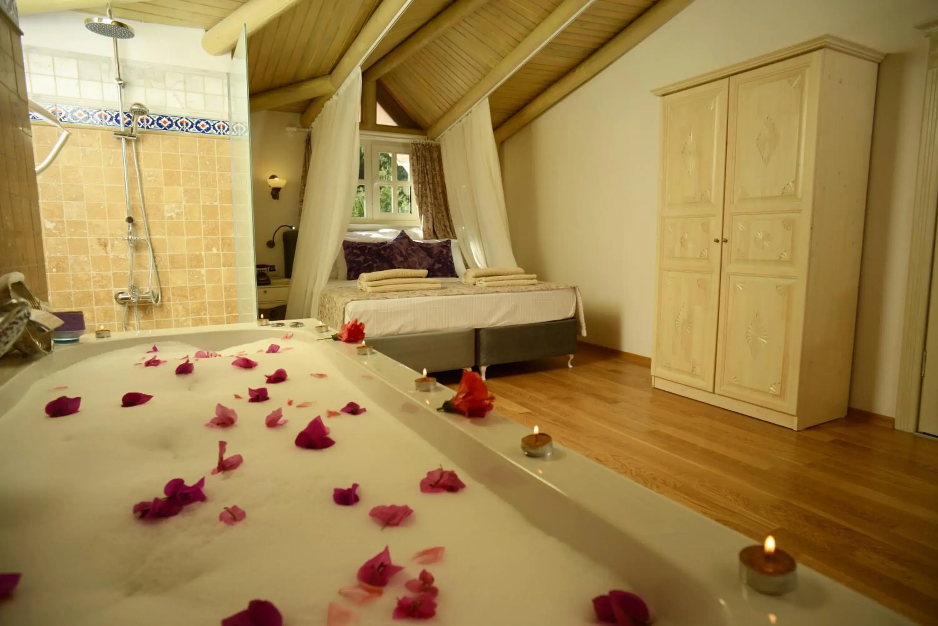 Restaurant/places to eat, Bed in Petunya Konak Boutique Hotel Restaurant/places to eat, Bed in Petunya Konak Boutique Hotel