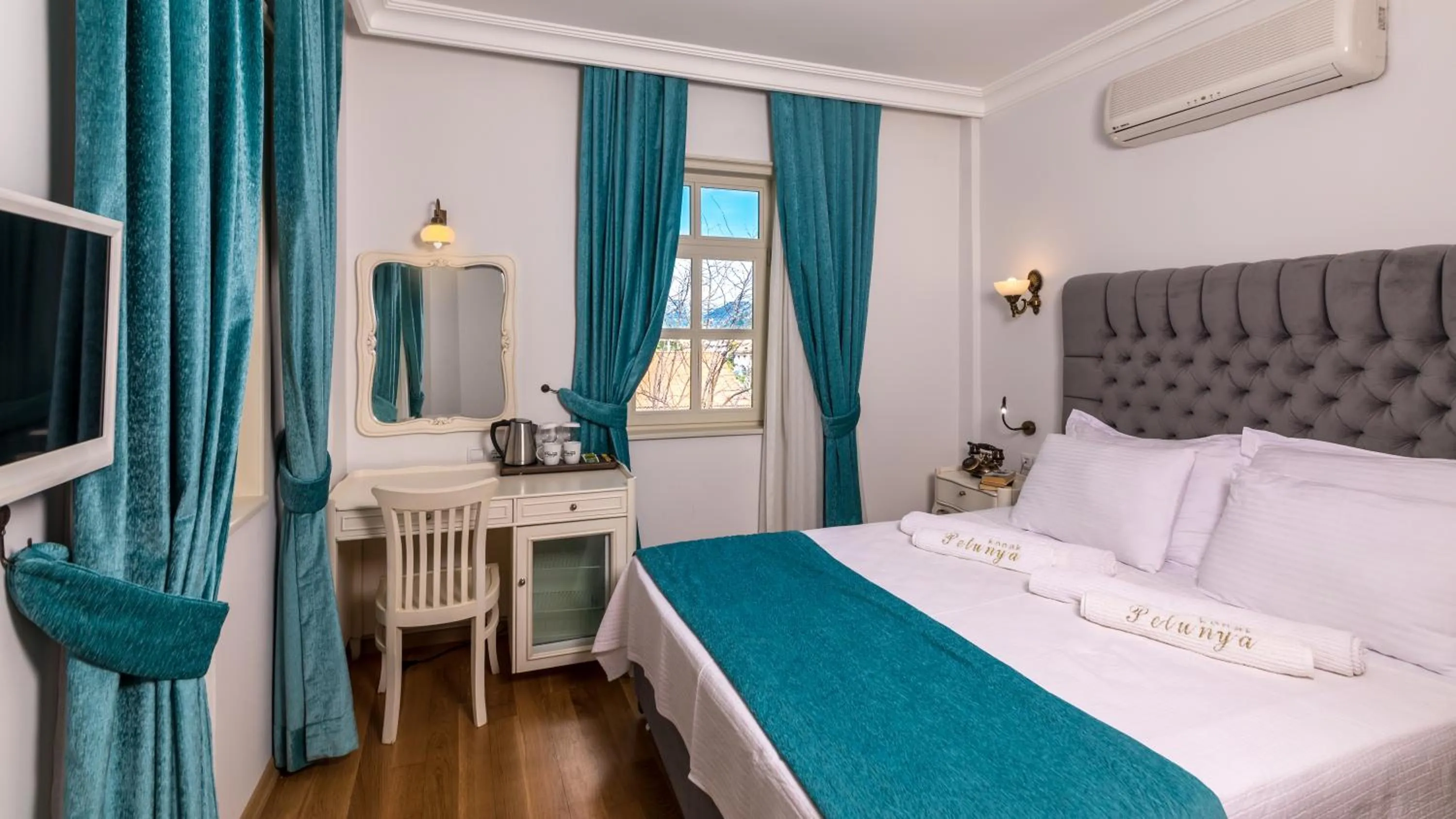 Photo of the whole room, Bed in Petunya Konak Boutique Hotel