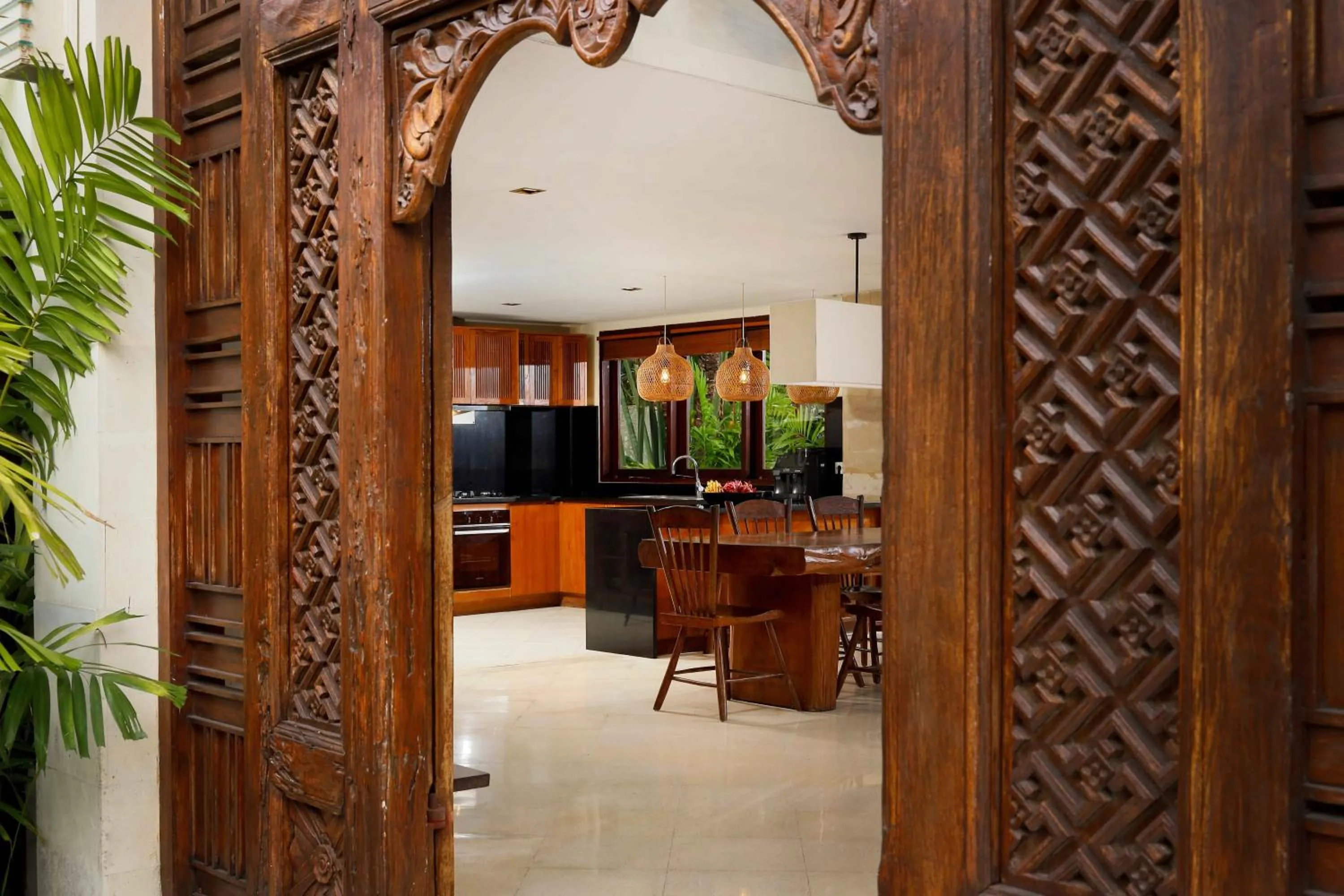 Dining area in Villa Nelayan by Nakula