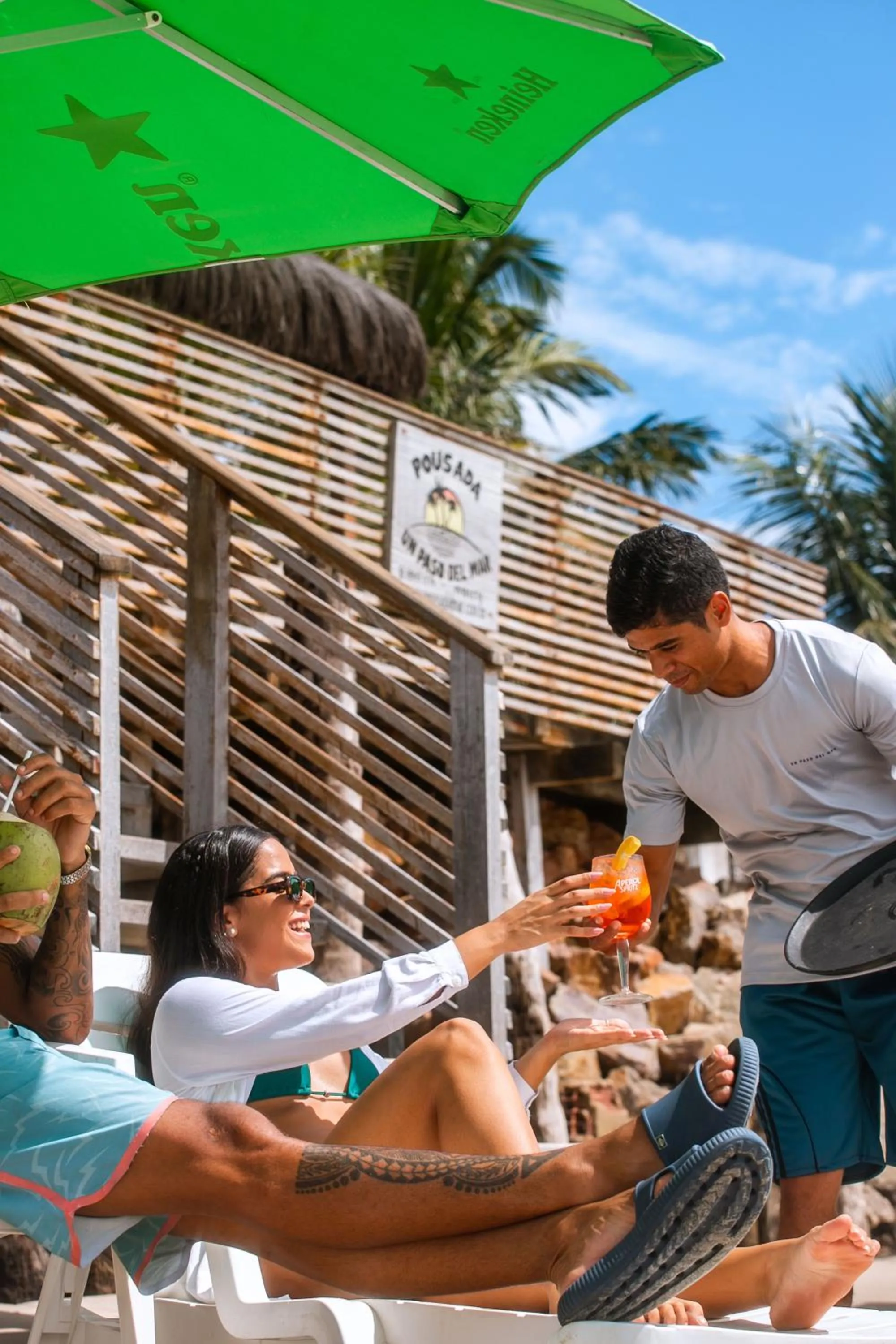 People in Pousada Un Paso del Mar