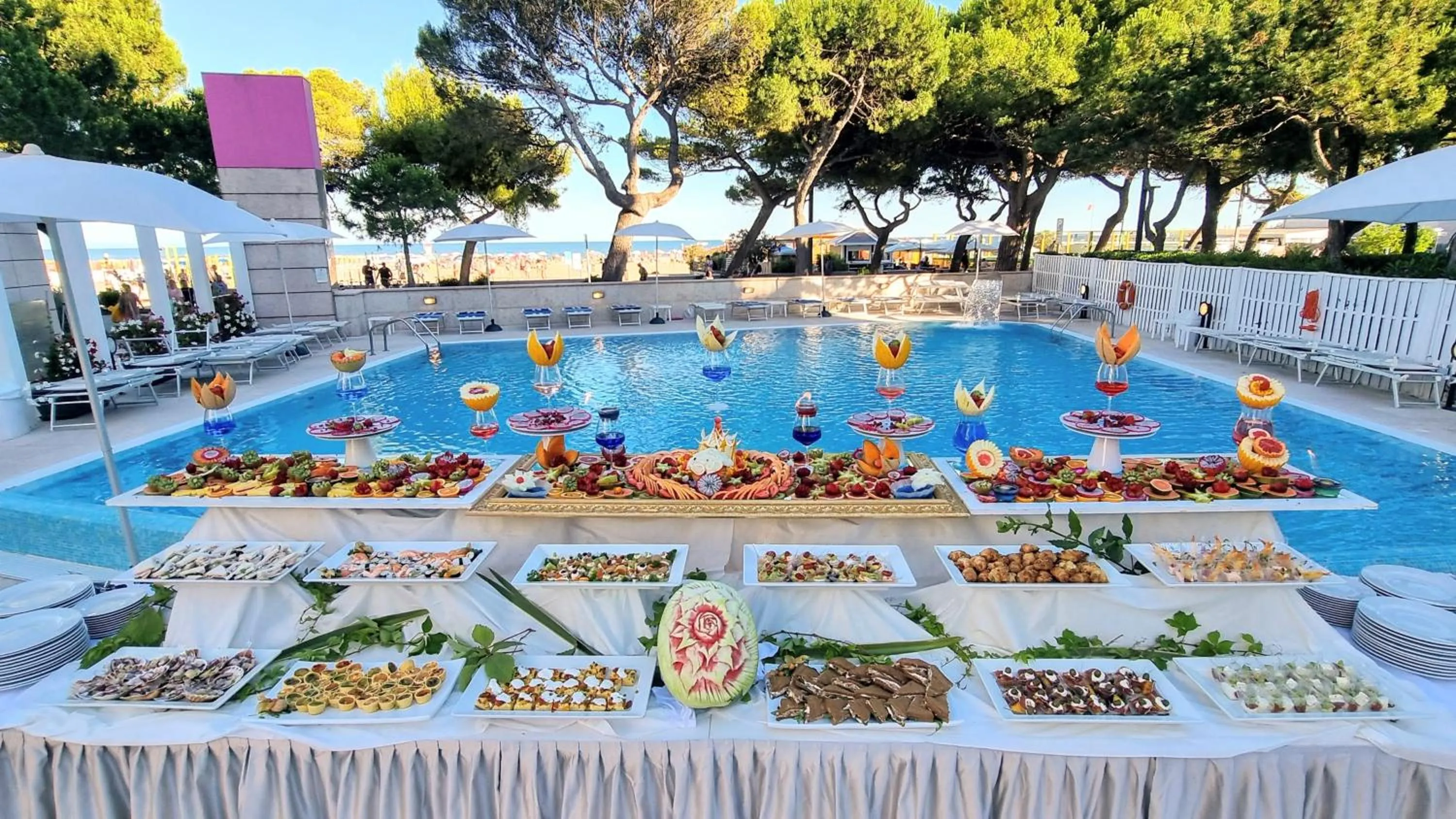 Swimming pool in Hotel Bristol