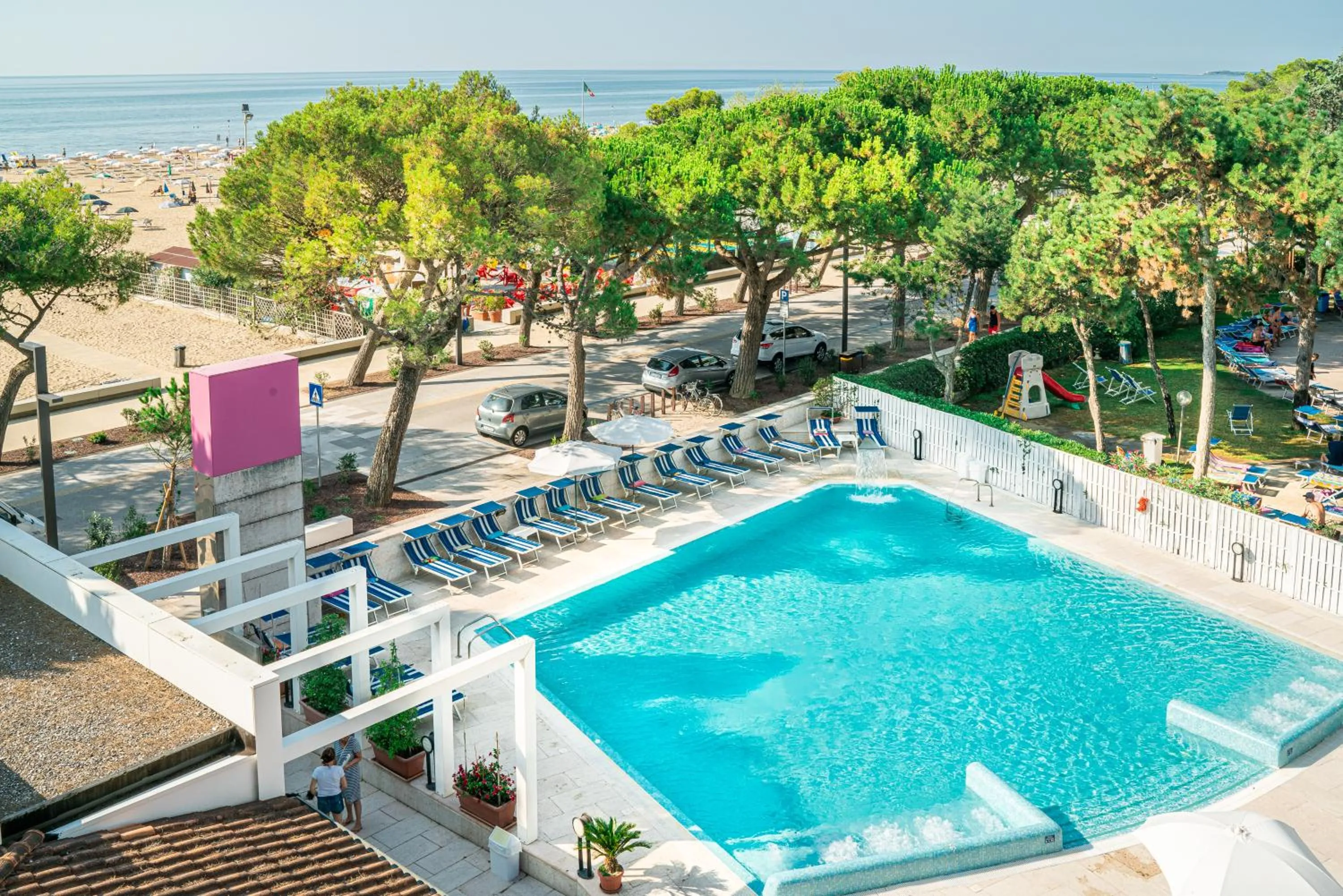 Swimming pool in Hotel Bristol