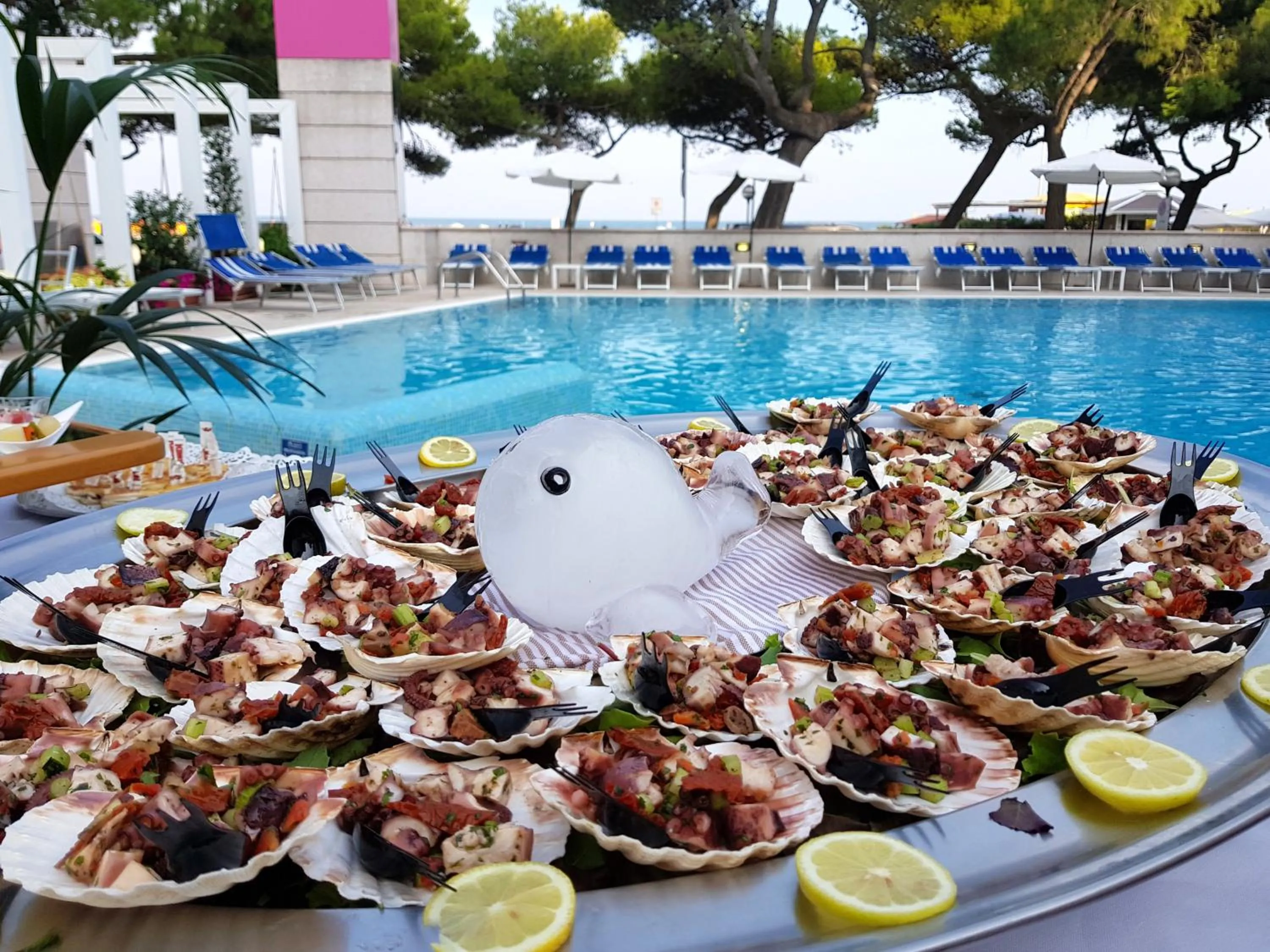 Restaurant/places to eat in Hotel Bristol