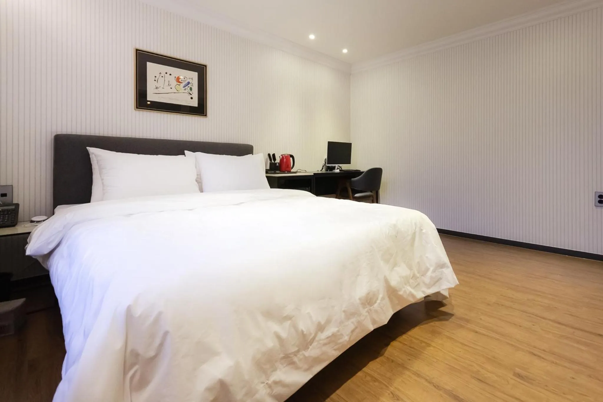 Bedroom, Bed in 브라운도트호텔 센텀시티 벡스코점