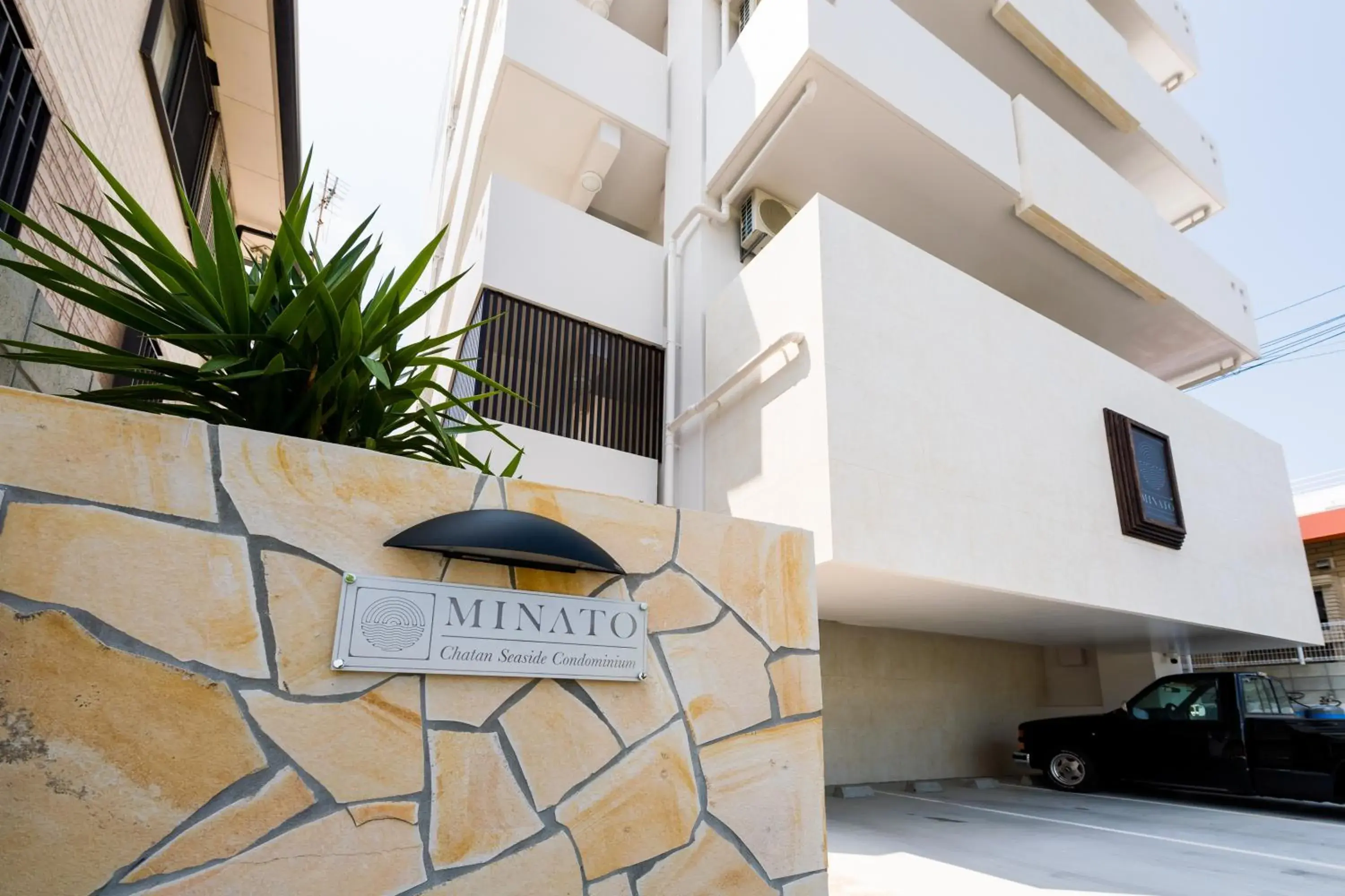 Facade/entrance in MINATO Chatan Seaside Condominium Facade/entrance in MINATO Chatan Seaside Condominium