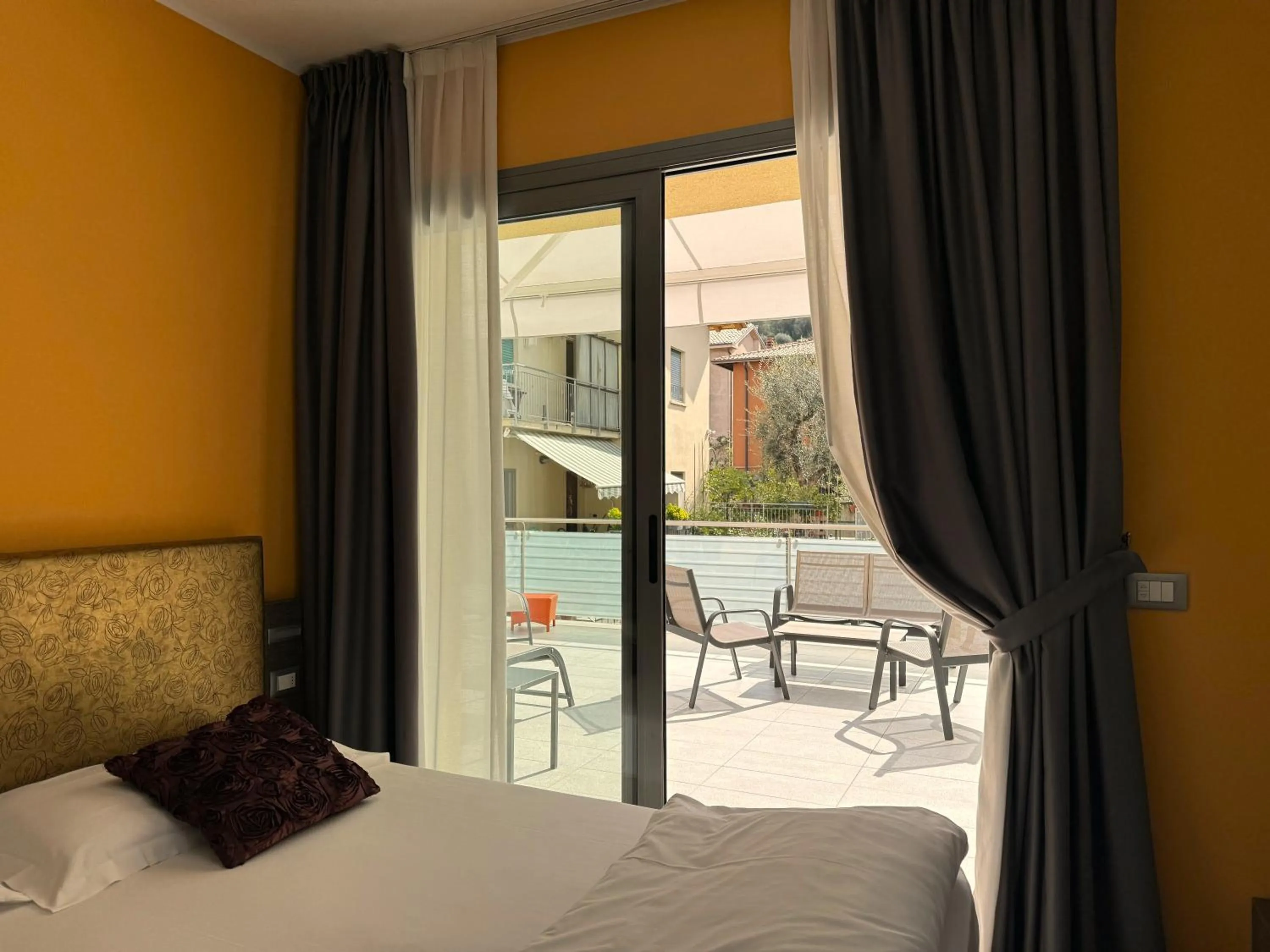 Bedroom, Bed in Gardesana Active Apartments