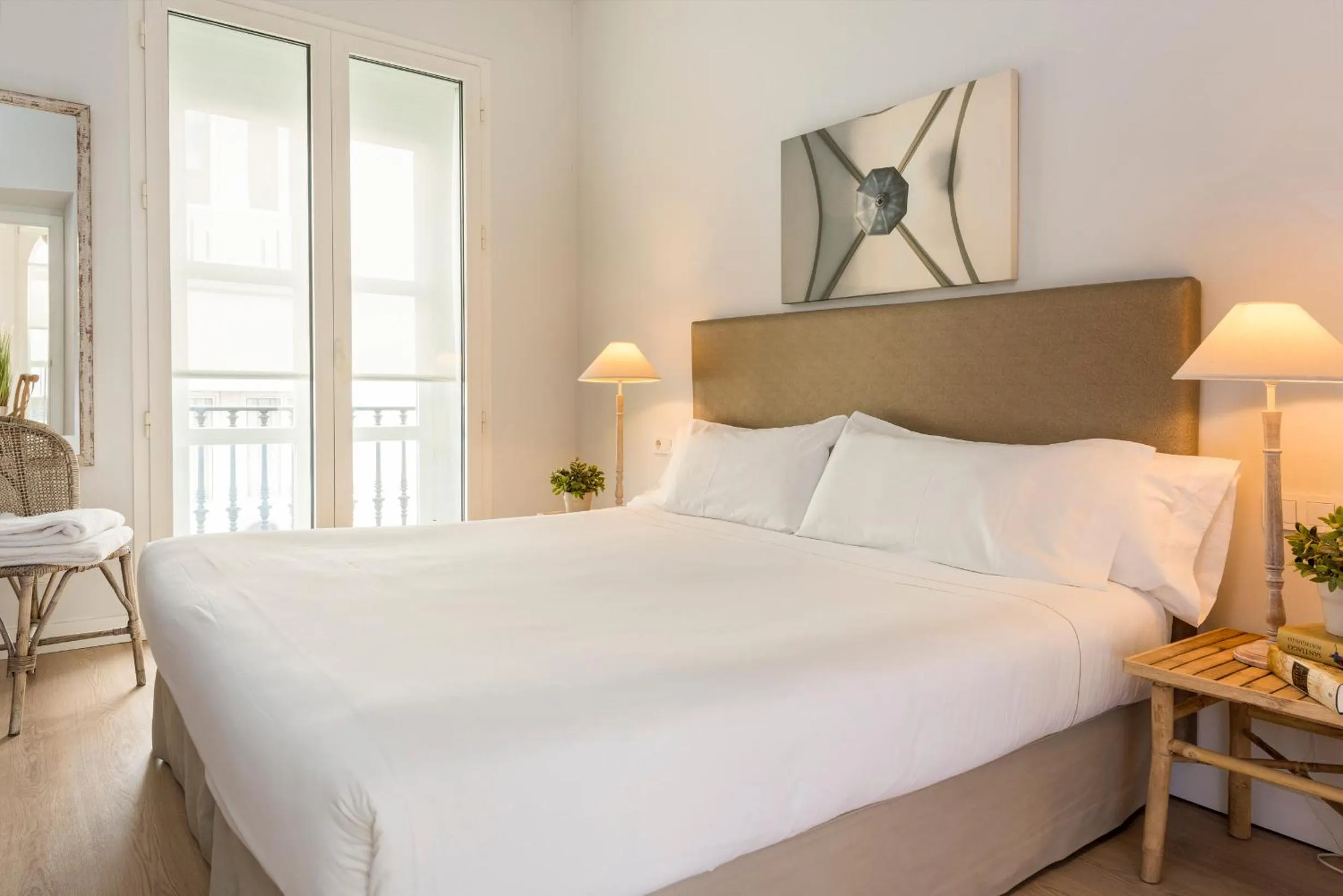 Bed in Suites Sevilla Plaza