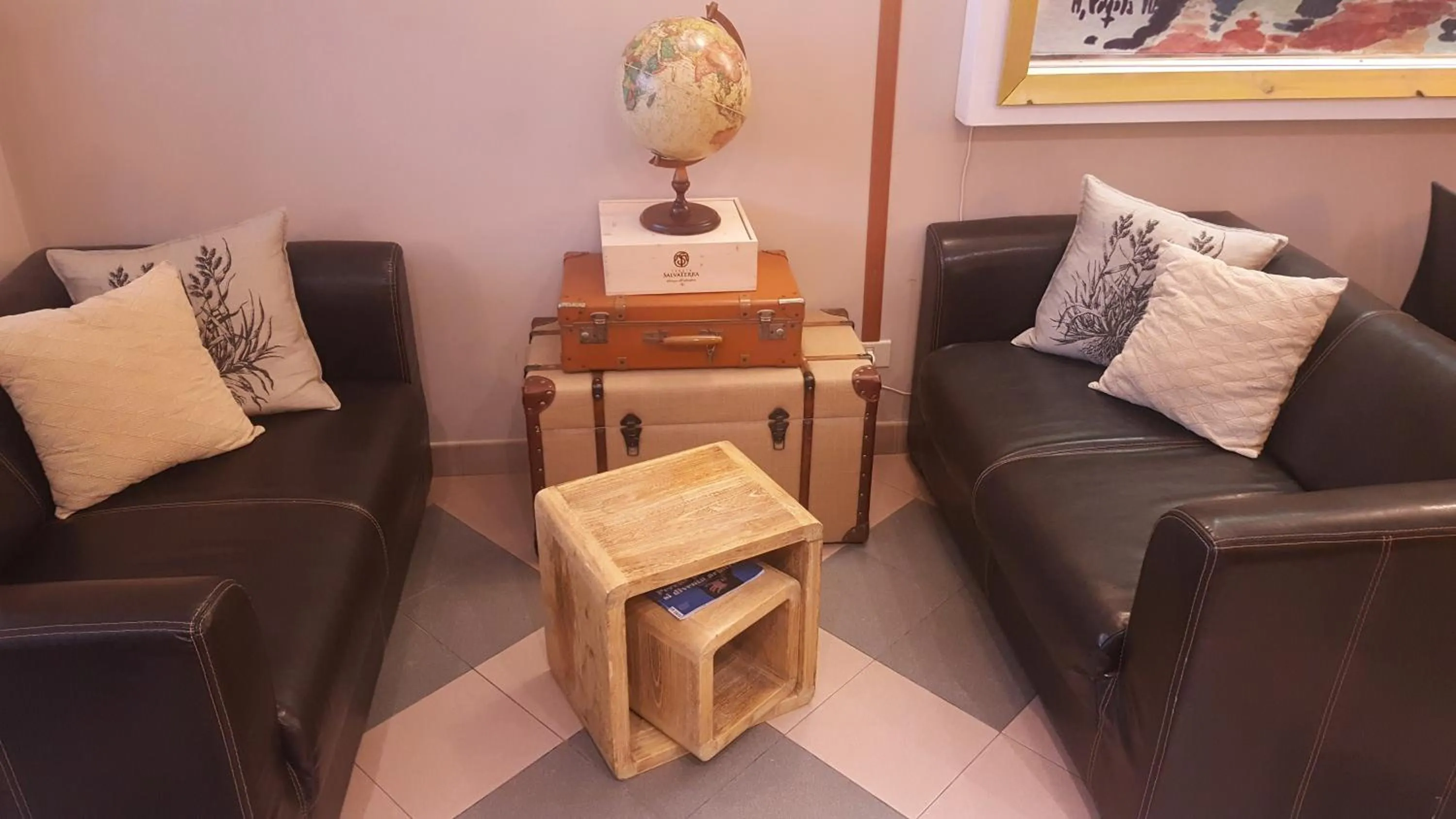 Communal lounge/ TV room in Boutique Hotel Corte Malaspina