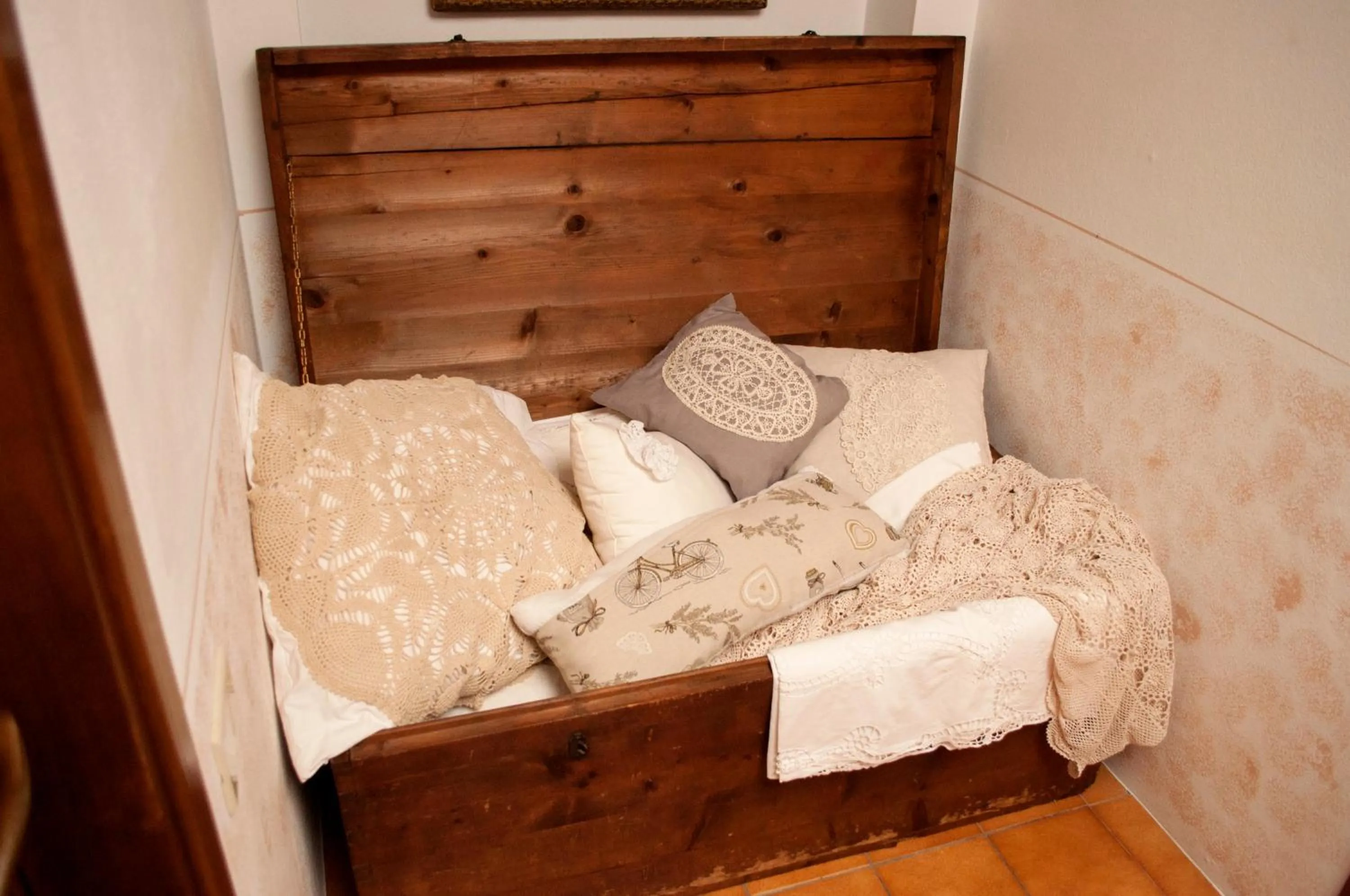 Decorative detail, Bed in Boutique Hotel Corte Malaspina