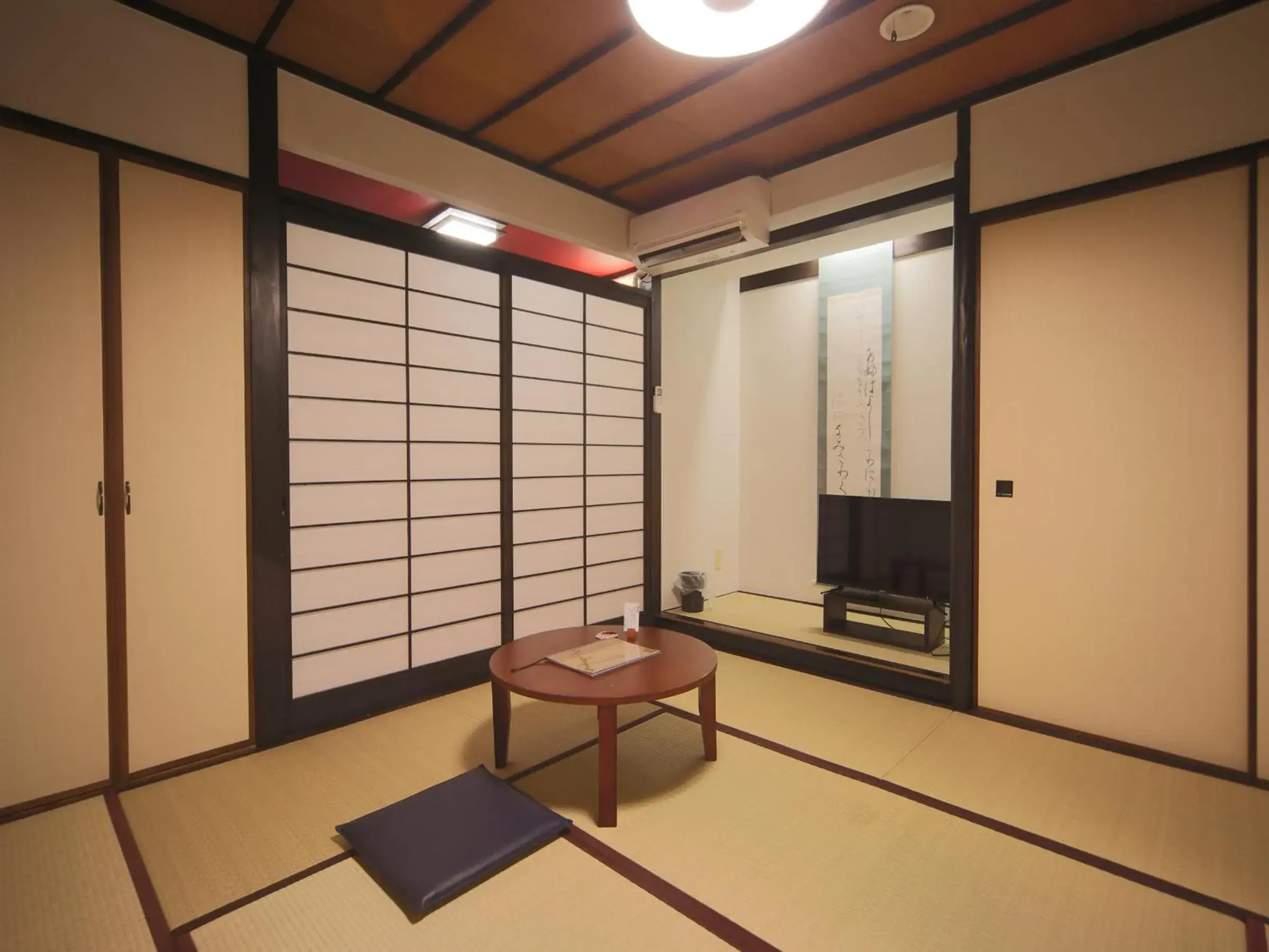 Photo of the whole room in Setouchi Mangetsuso Photo of the whole room in Setouchi Mangetsuso