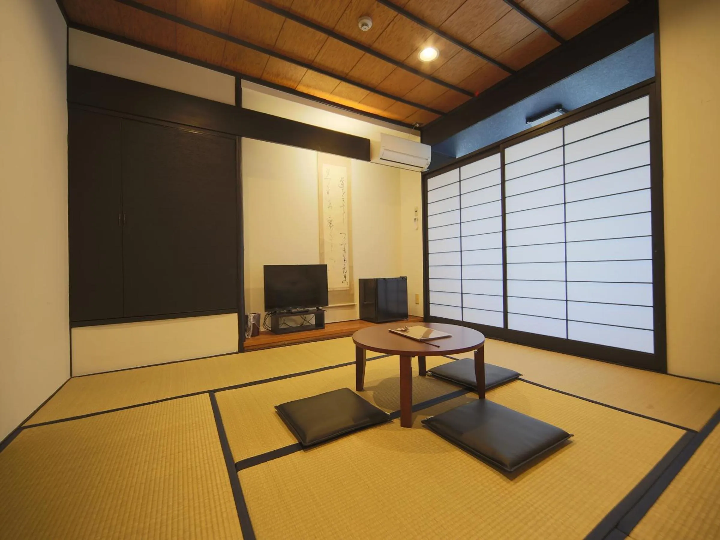 Photo of the whole room in Setouchi Mangetsuso