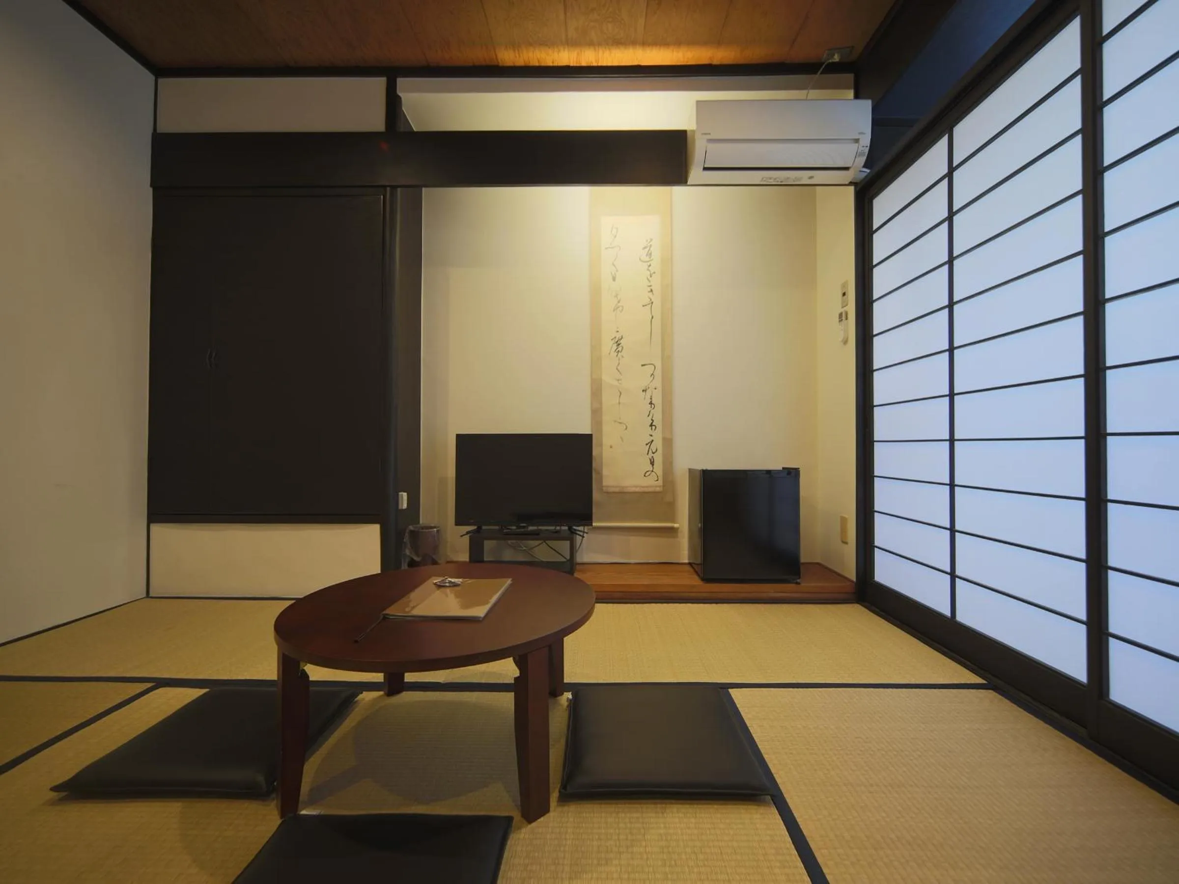 Photo of the whole room in Setouchi Mangetsuso
